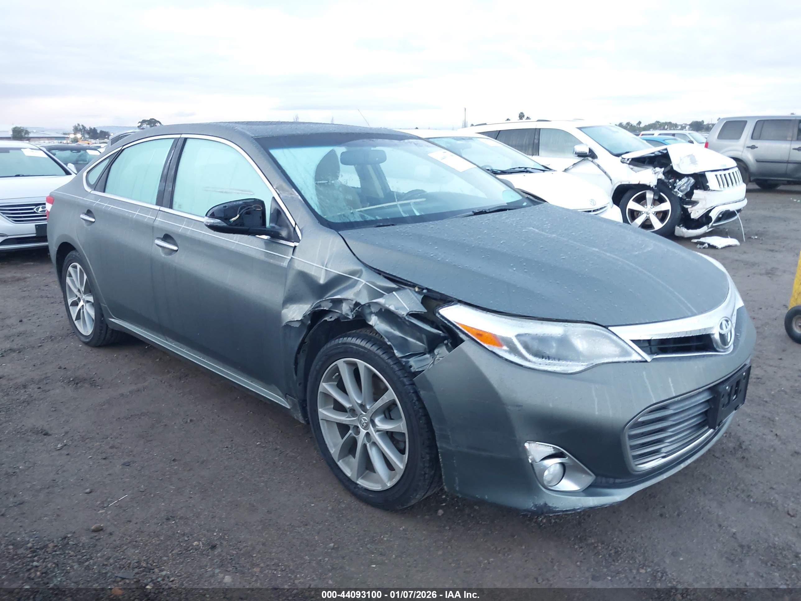 TOYOTA AVALON image 6