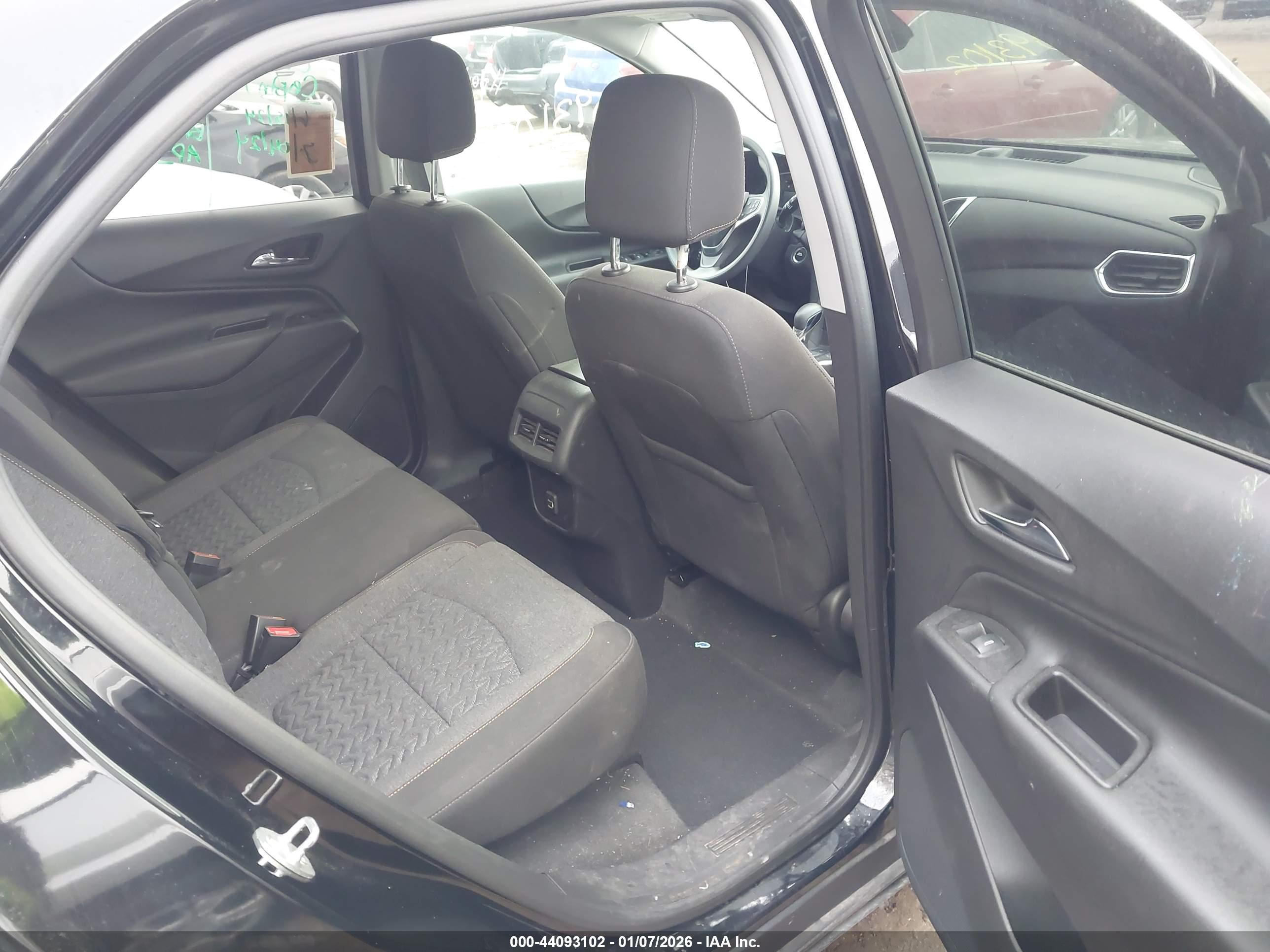 CHEVROLET EQUINOX image 8
