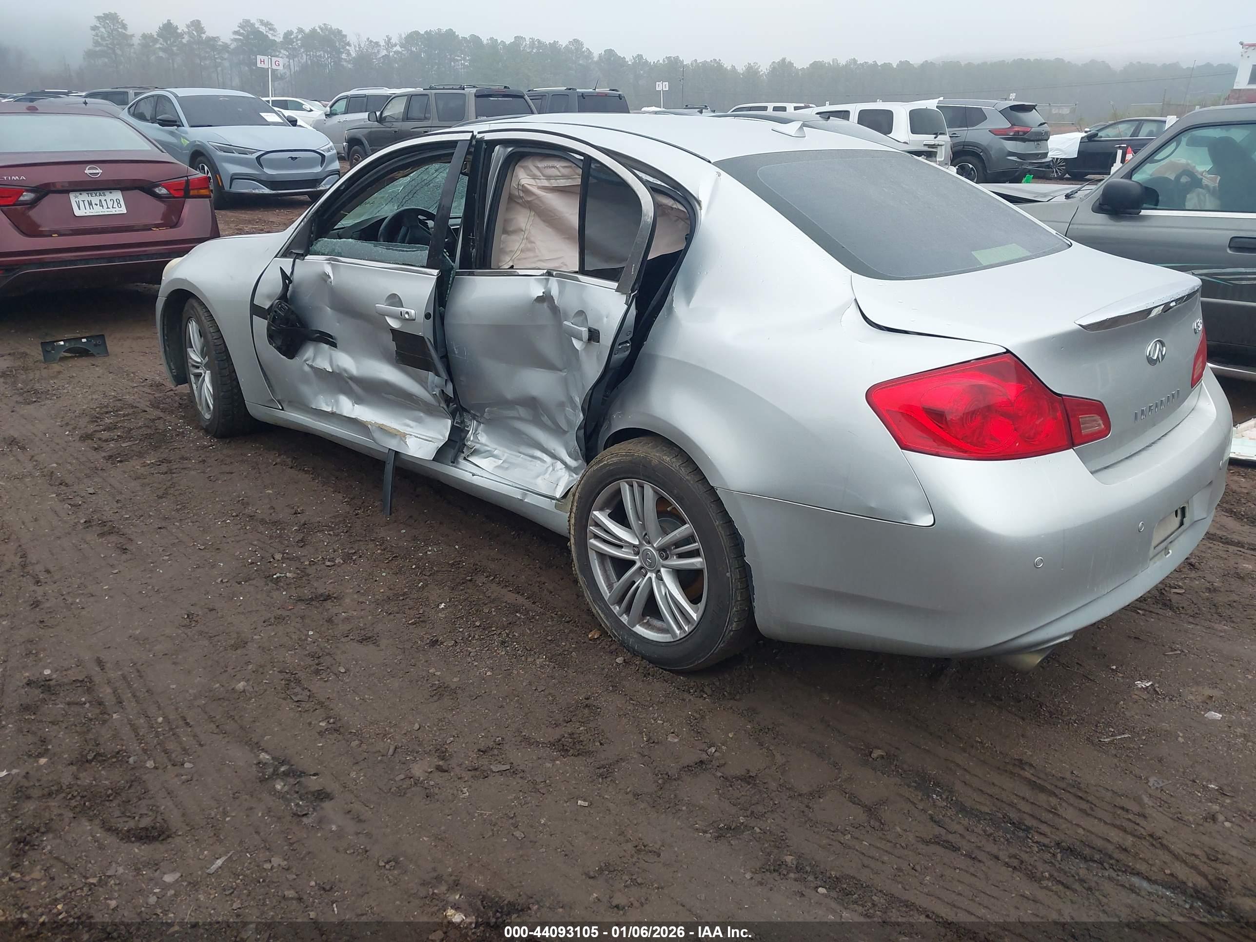 INFINITI G37X image 3