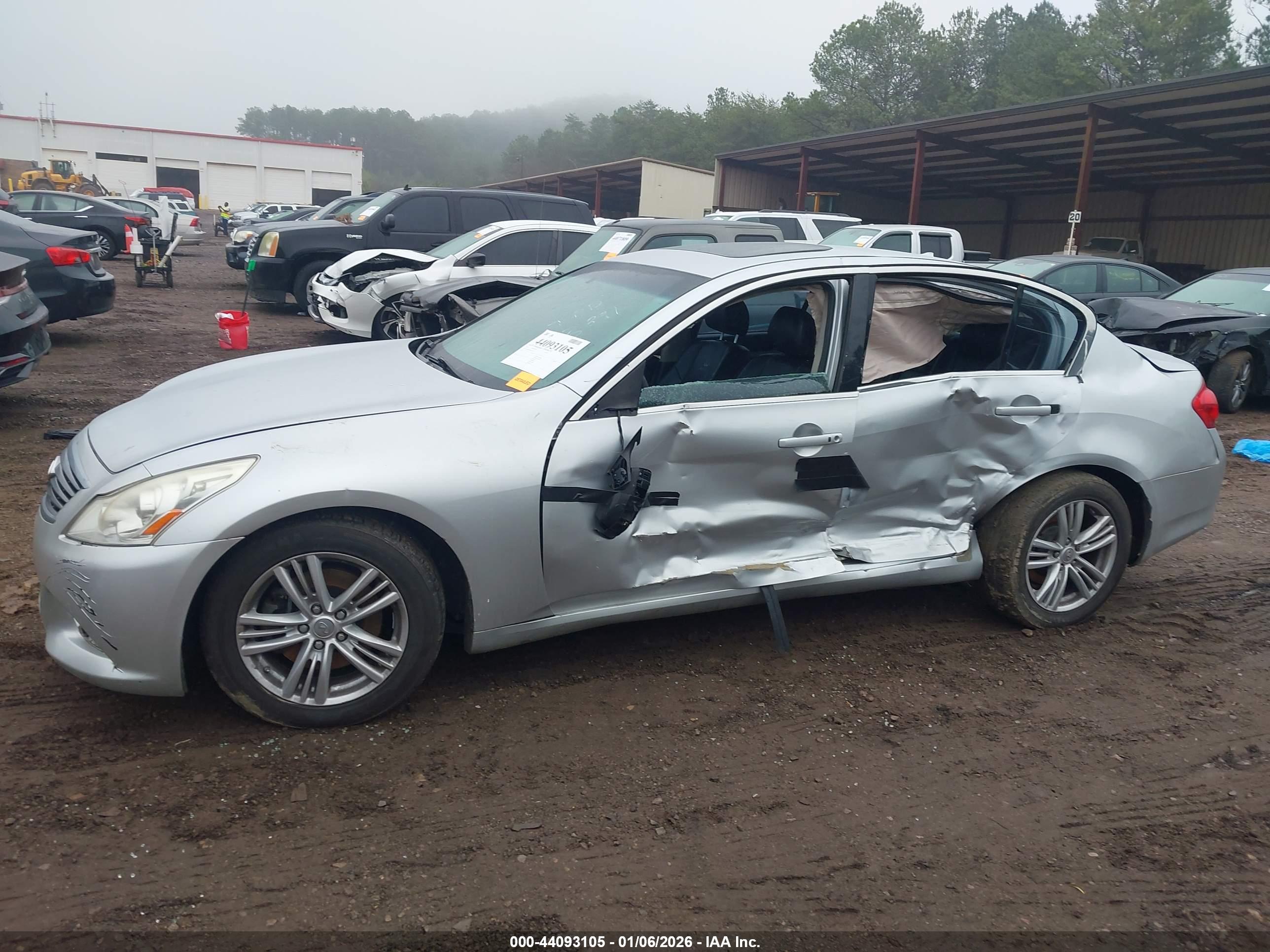 INFINITI G37X image 6