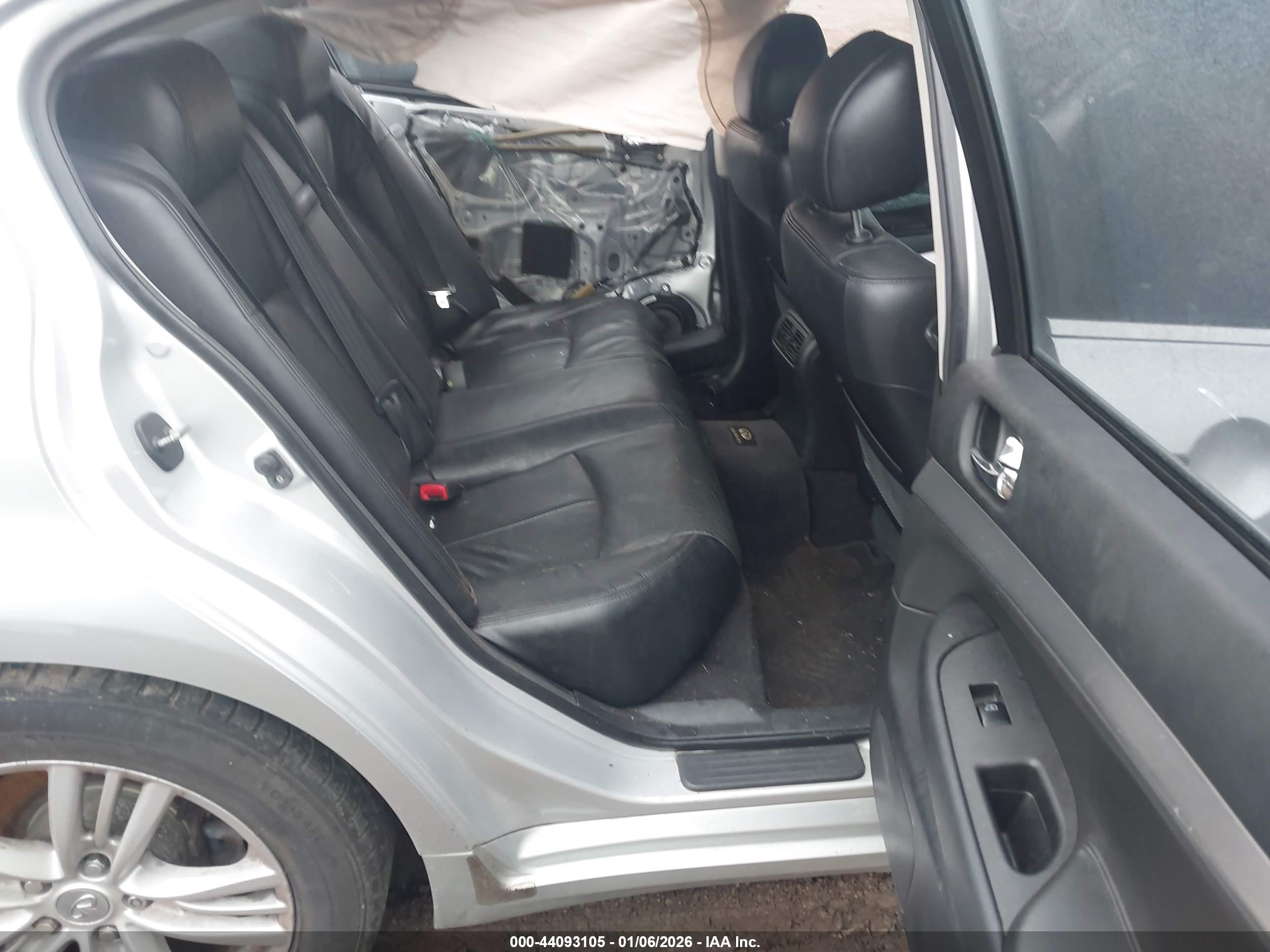 INFINITI G37X image 8