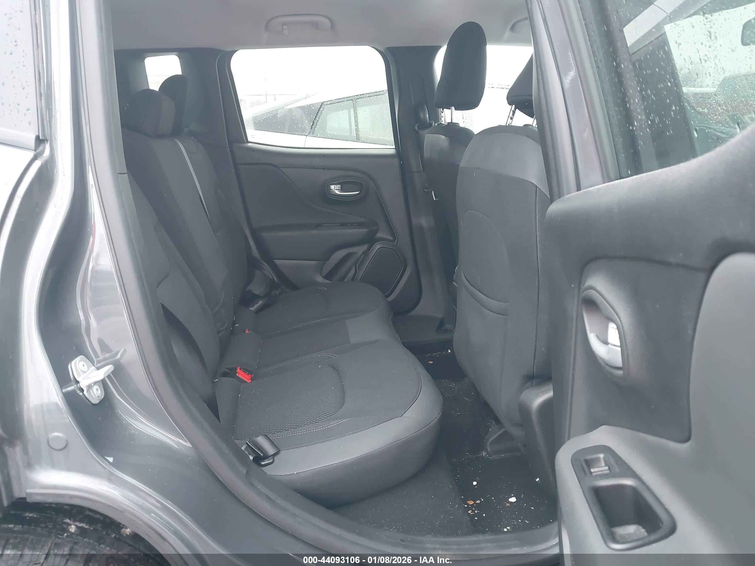 JEEP RENEGADE image 8