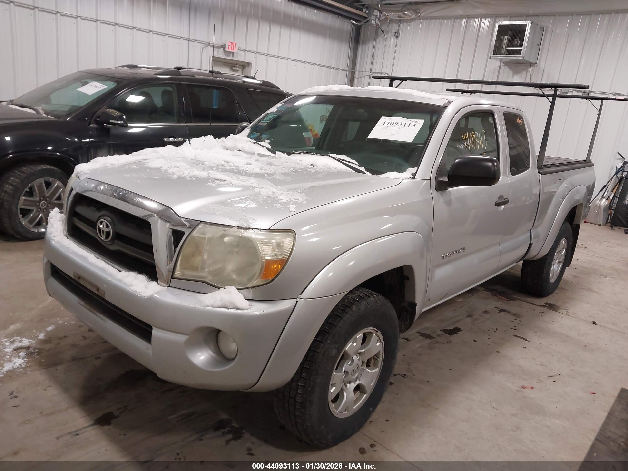 TOYOTA TACOMA image 2