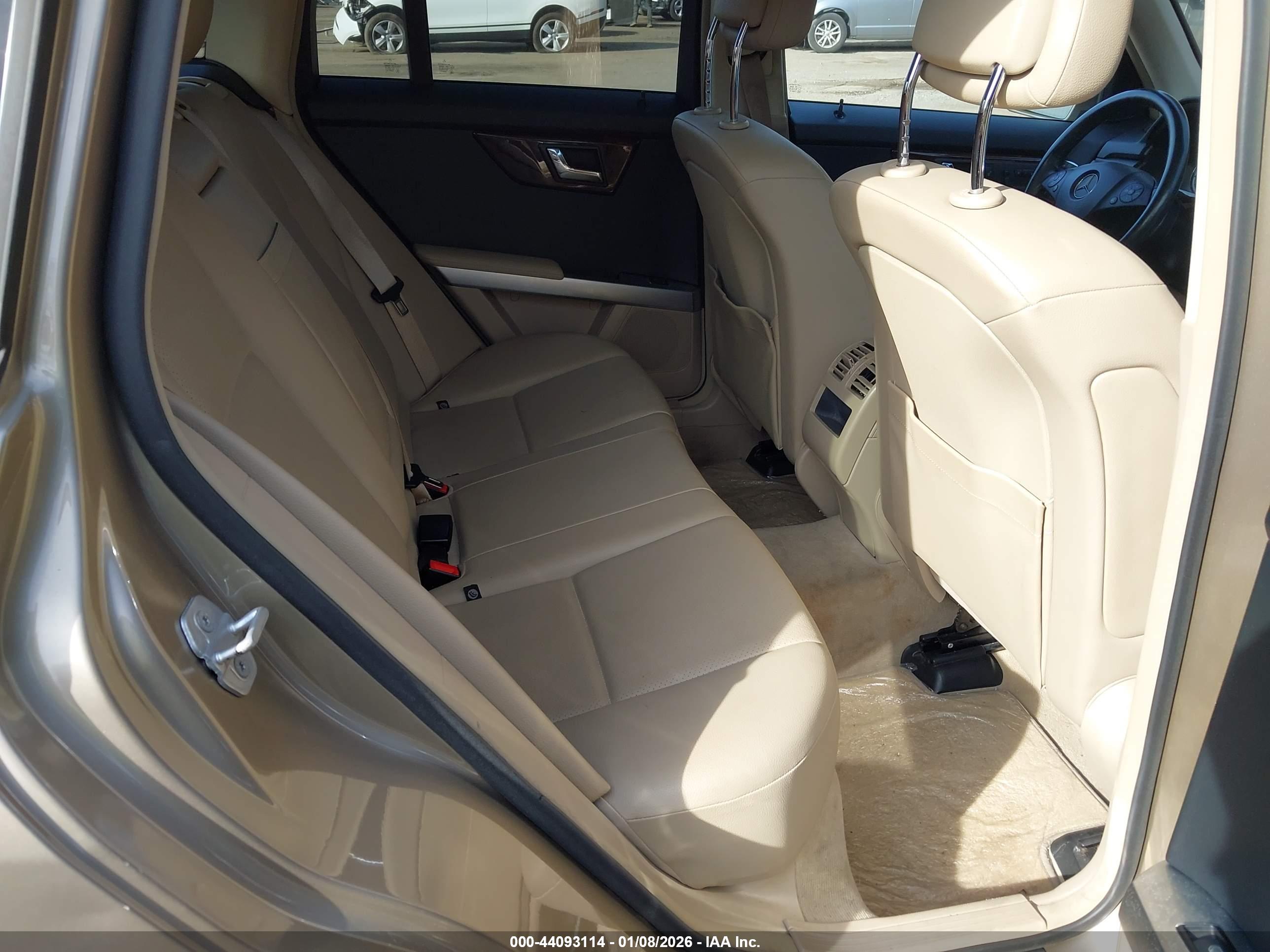 MERCEDES-BENZ GLK image 8