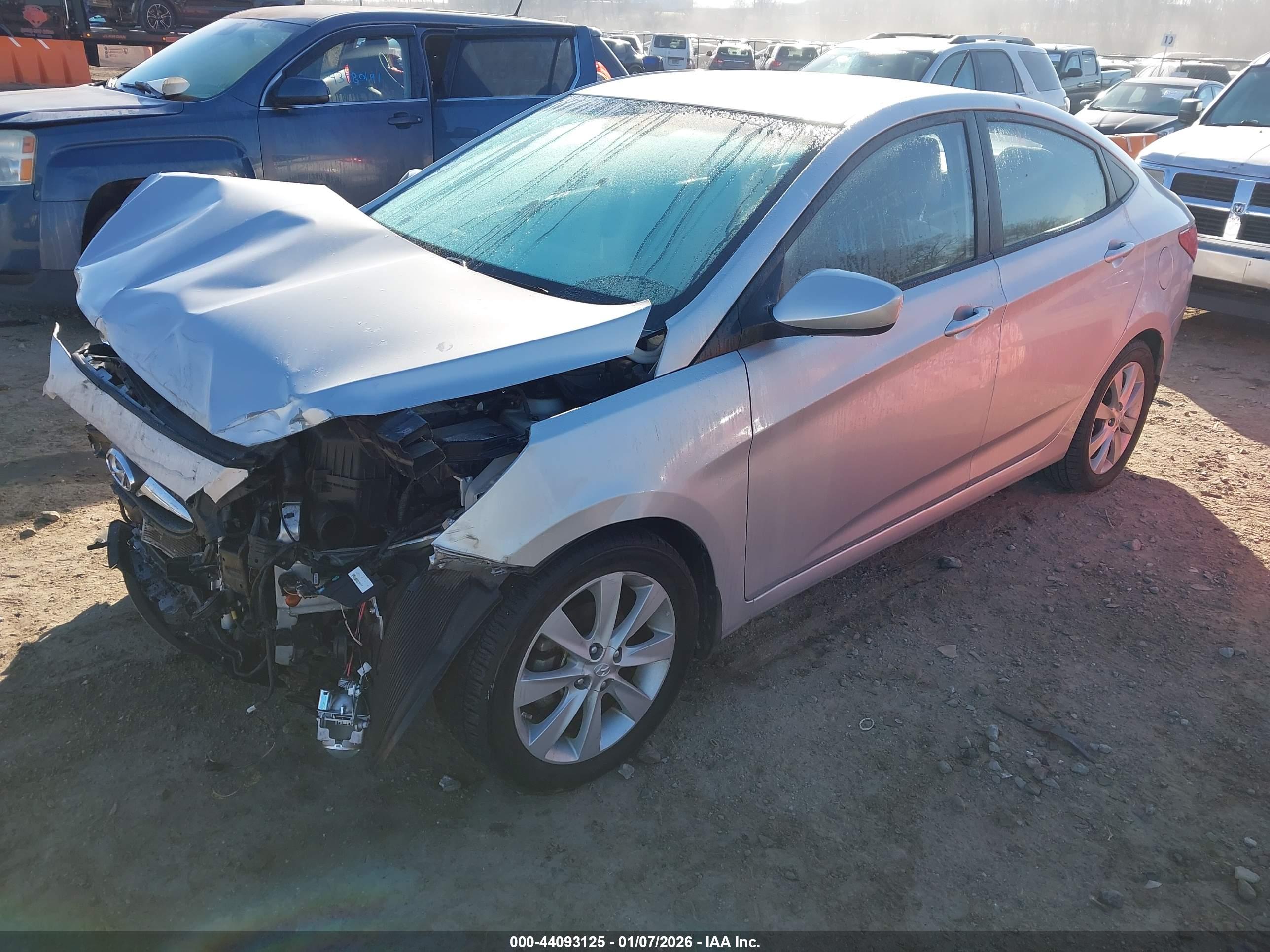 HYUNDAI ACCENT image 2