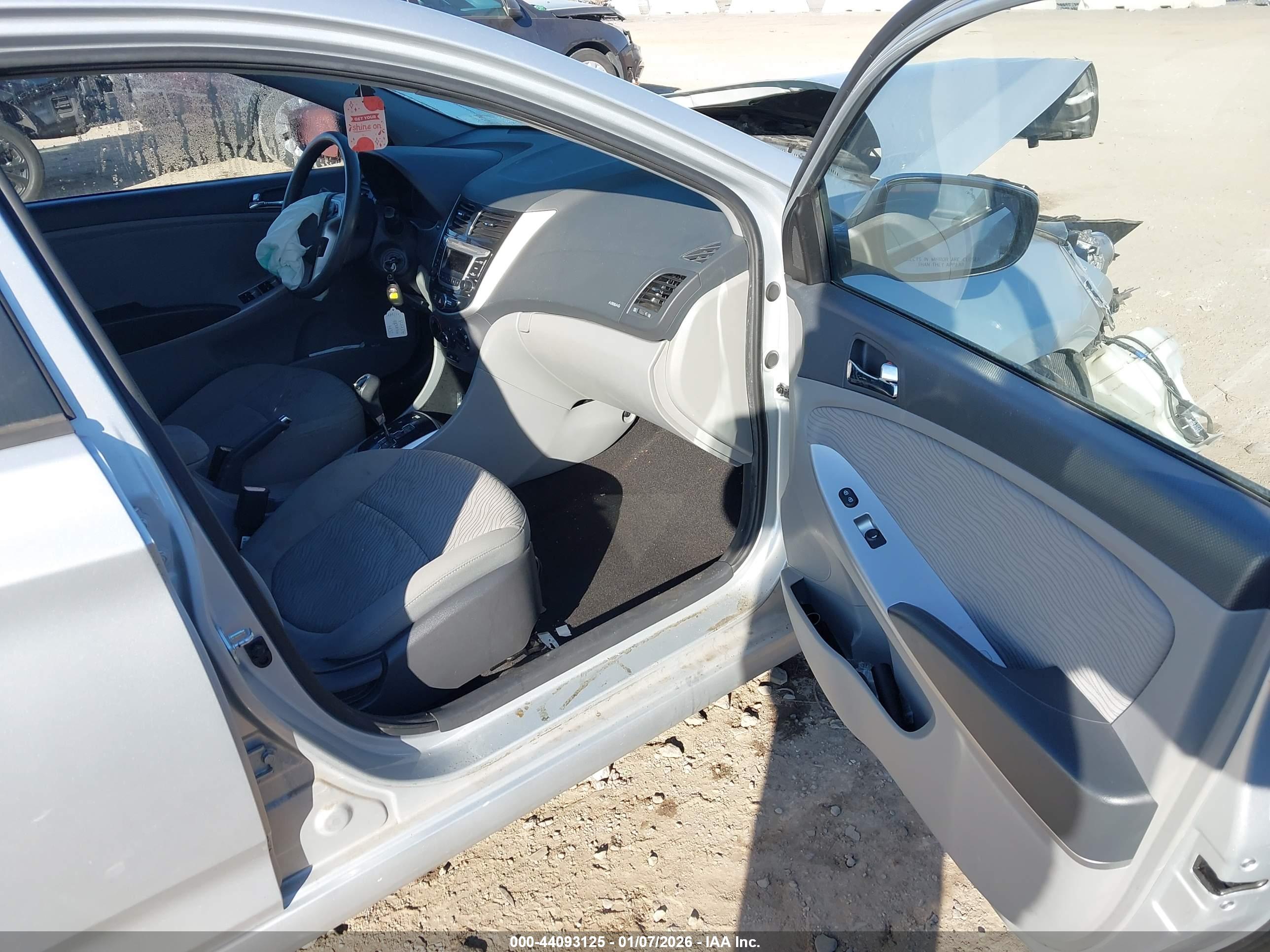 HYUNDAI ACCENT image 5