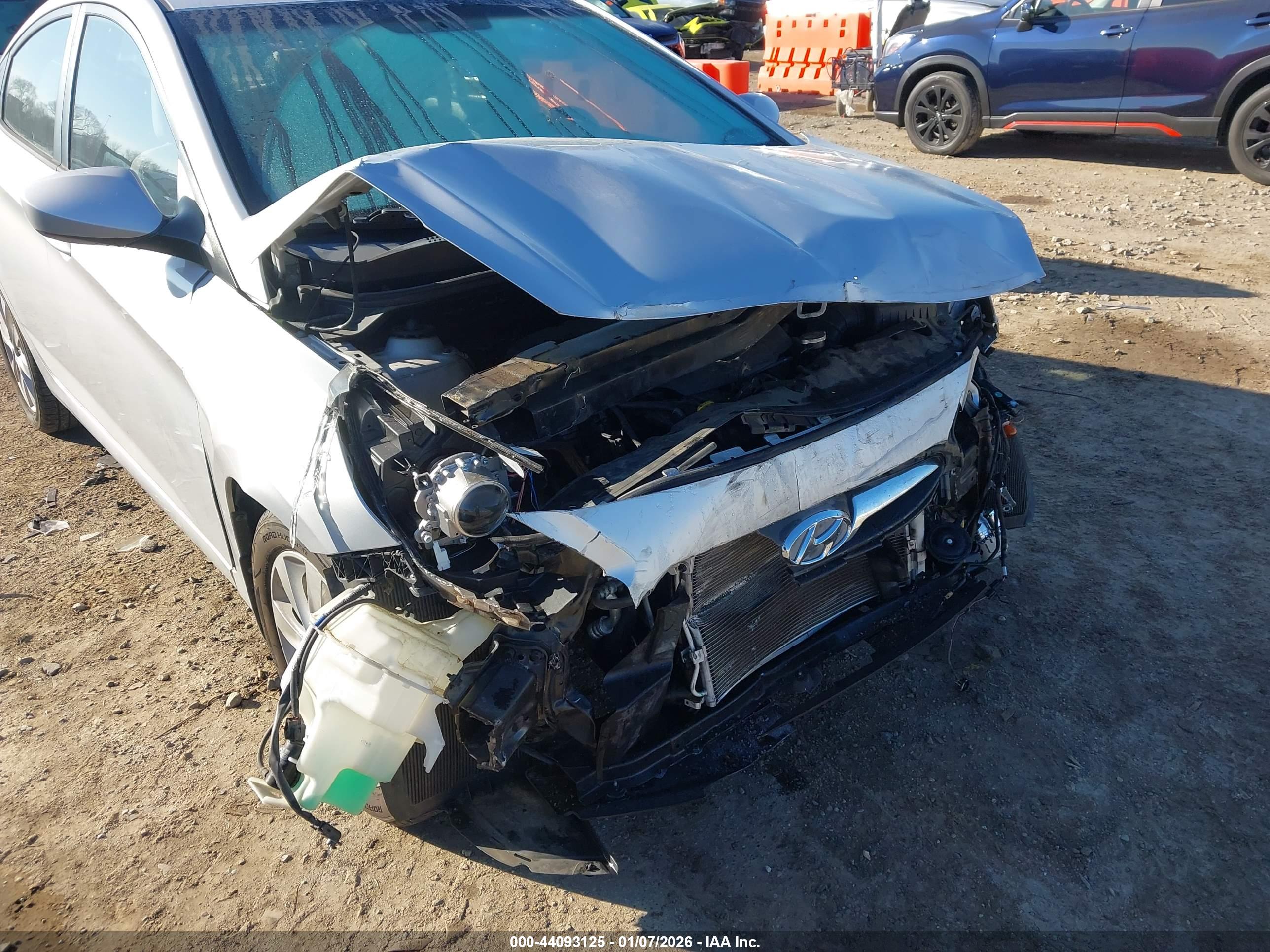 HYUNDAI ACCENT image 6