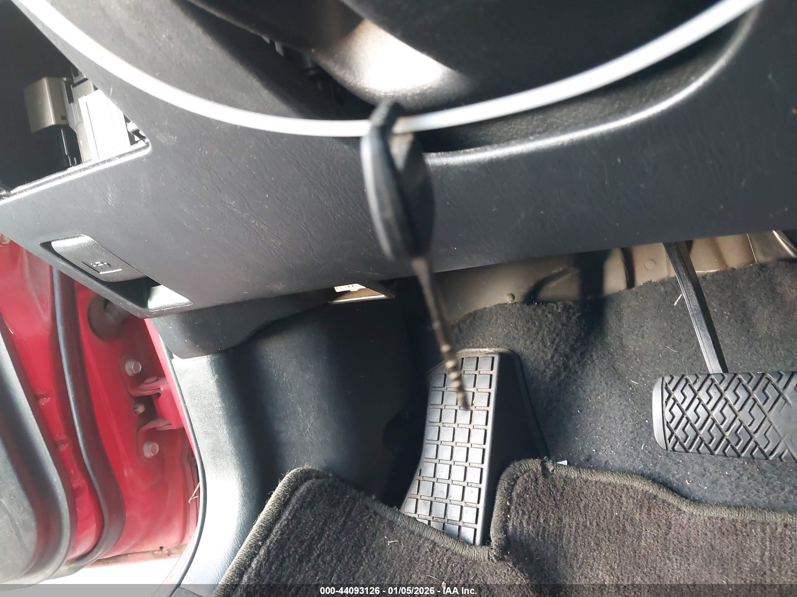PONTIAC VIBE image 11