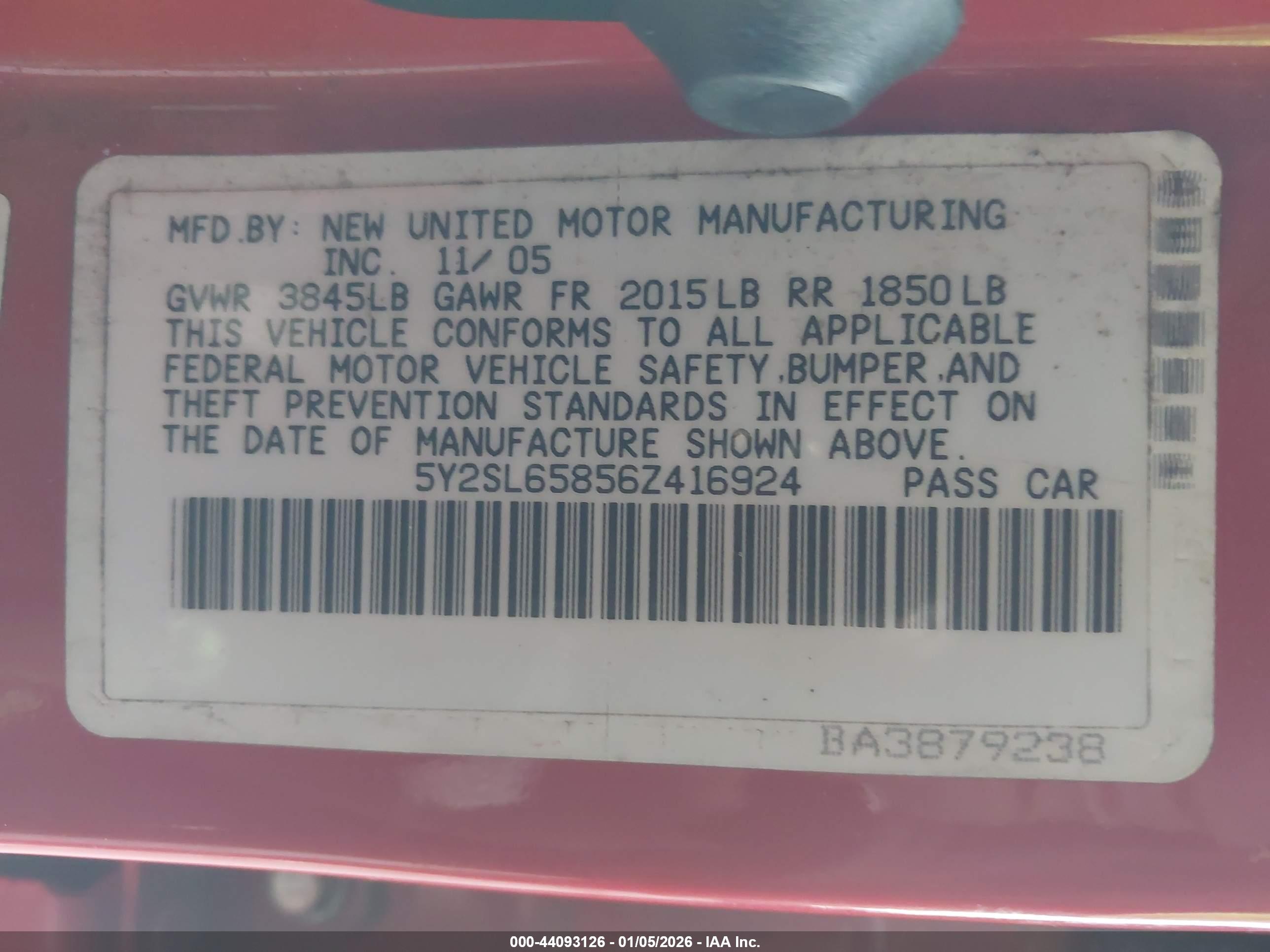 PONTIAC VIBE image 9