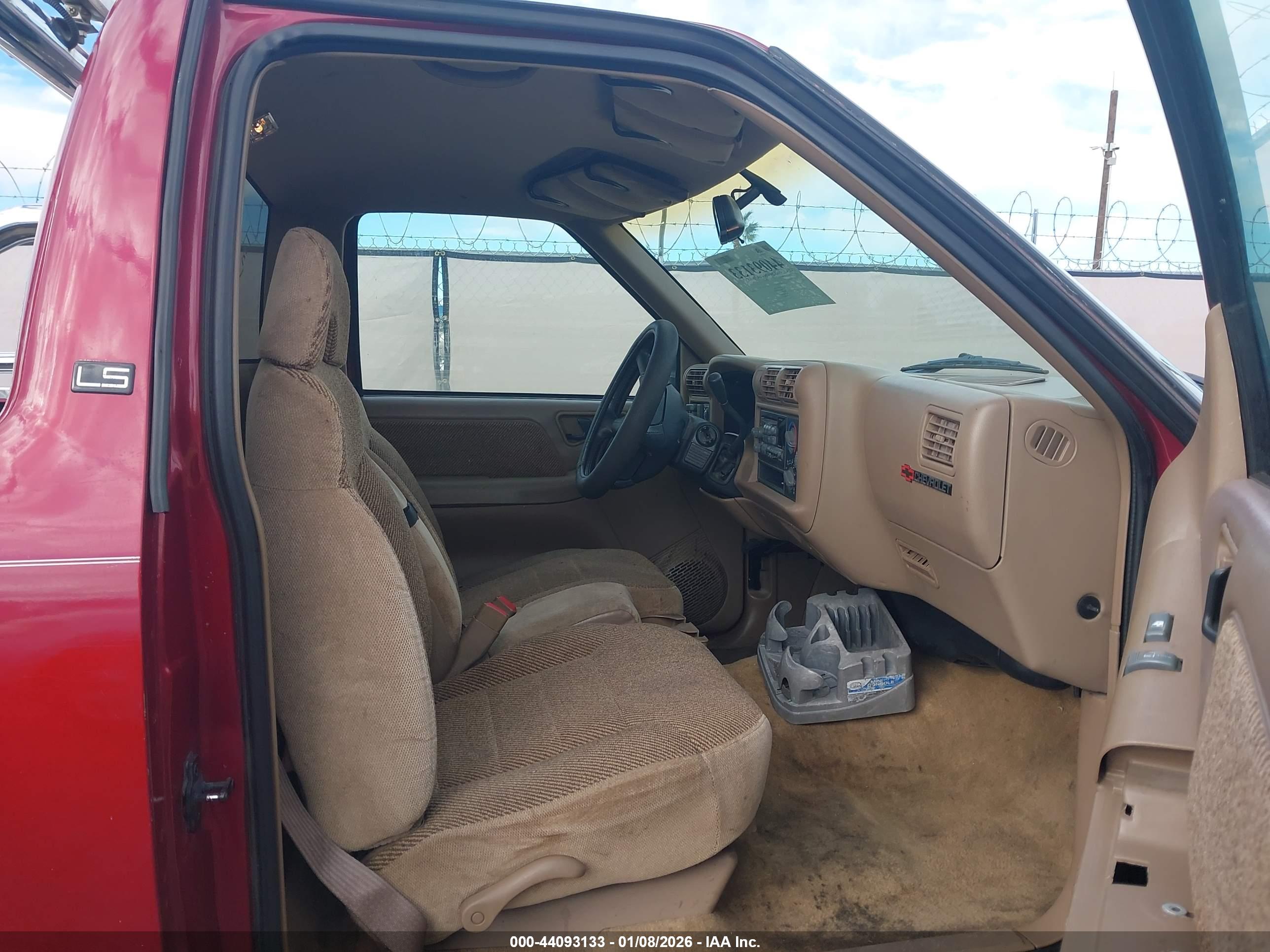 CHEVROLET S-10 image 5