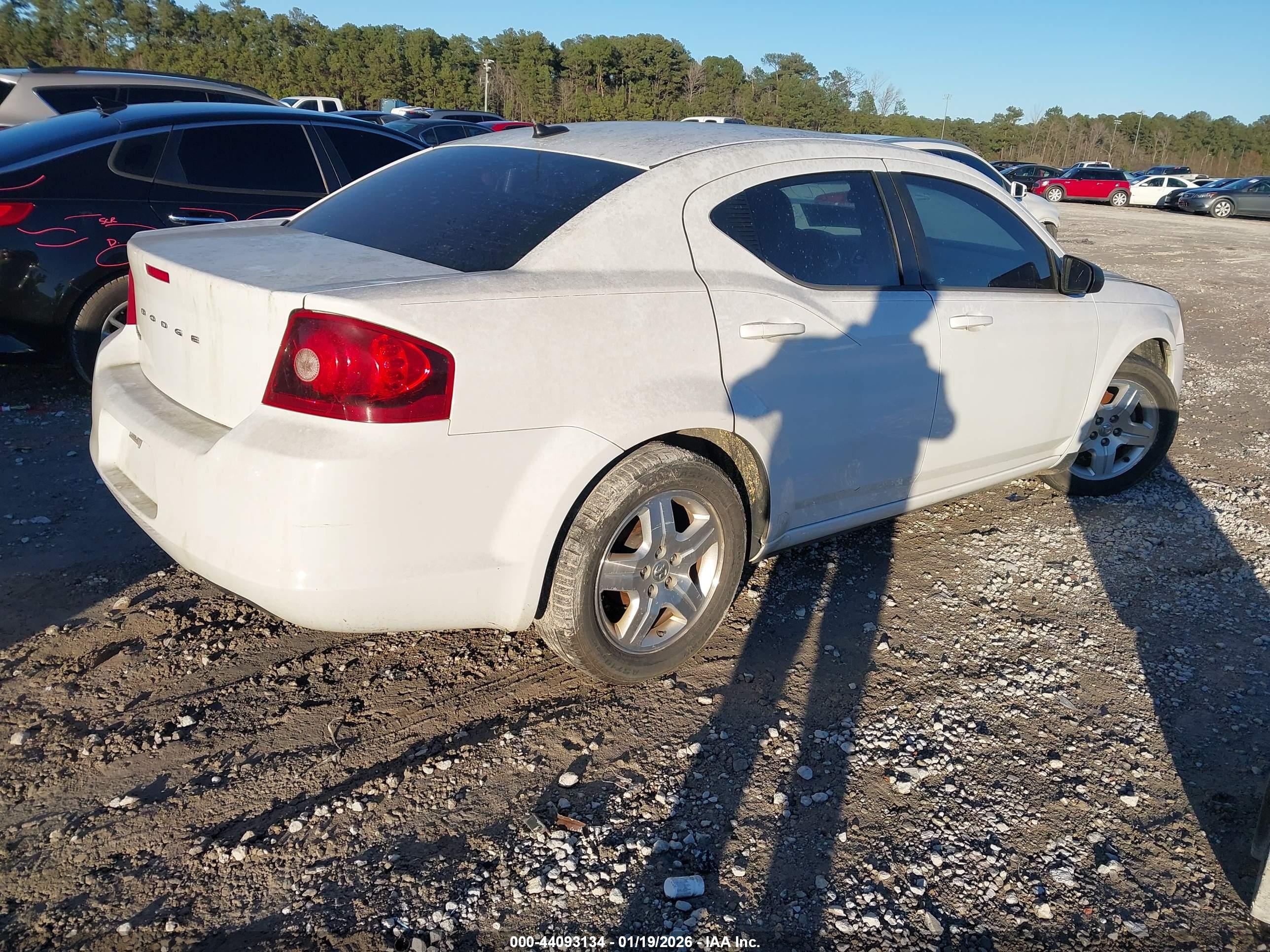 DODGE AVENGER image 4