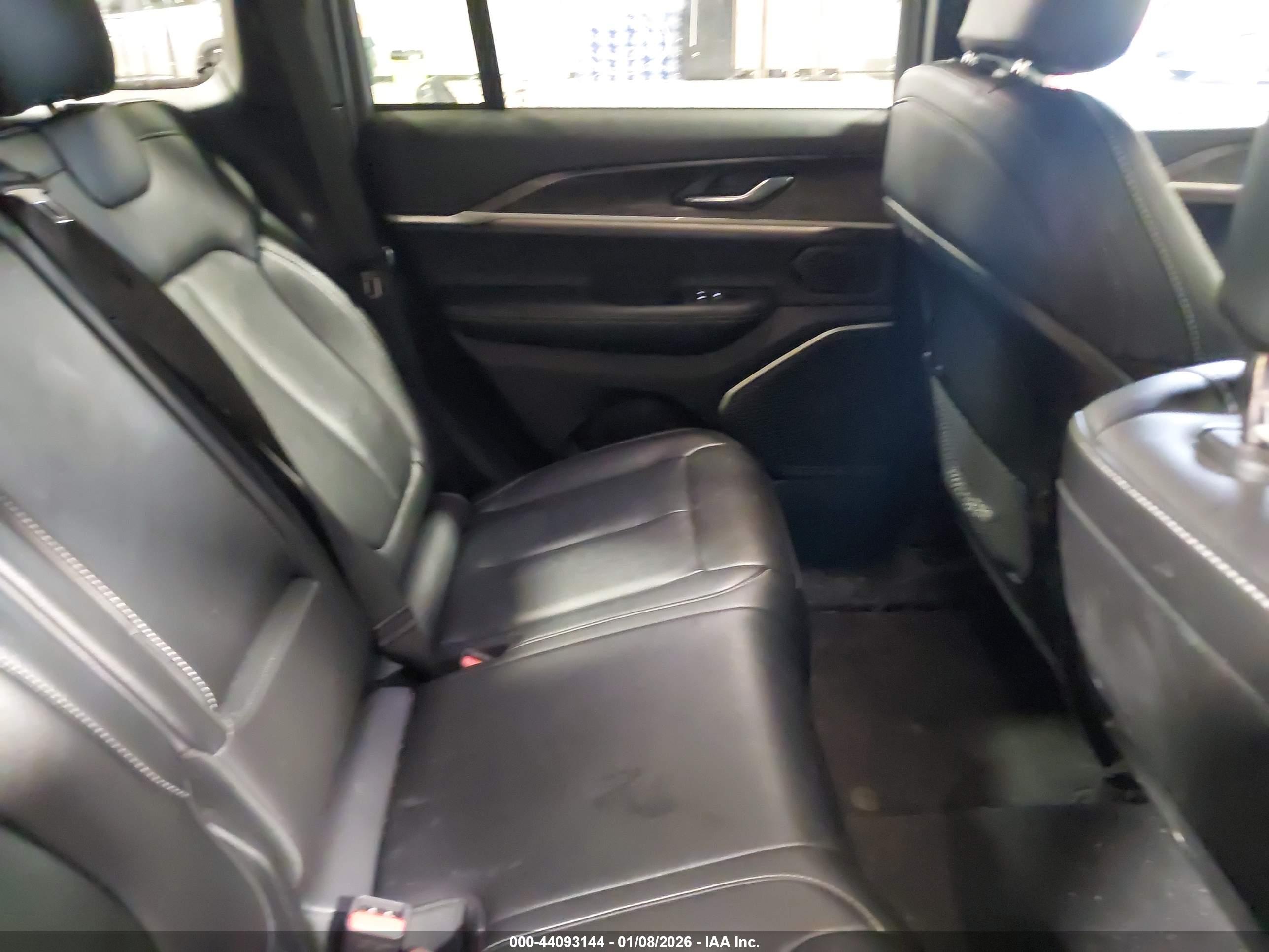 JEEP GRAND image 8