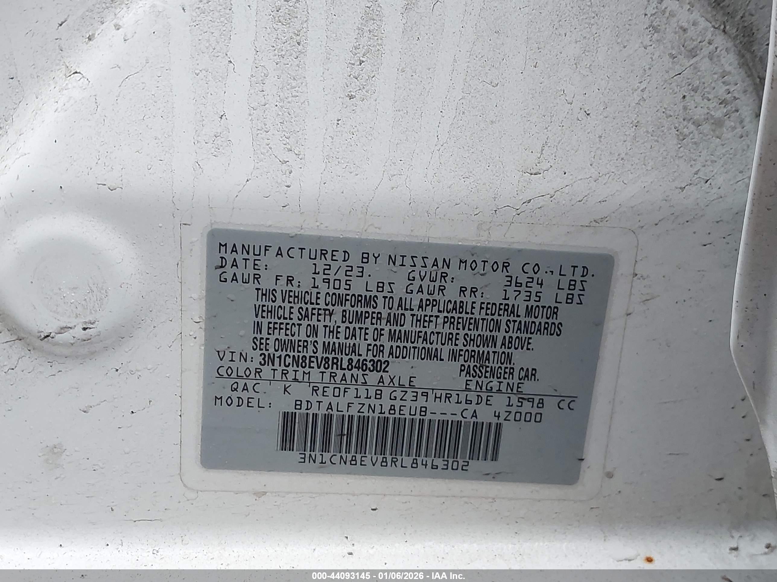 NISSAN VERSA image 9
