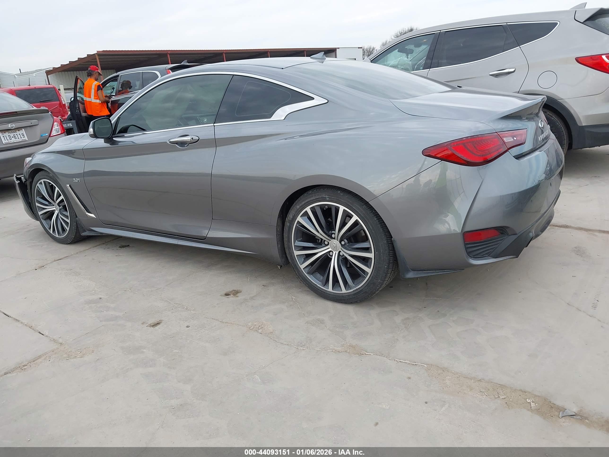 INFINITI Q60 image 3