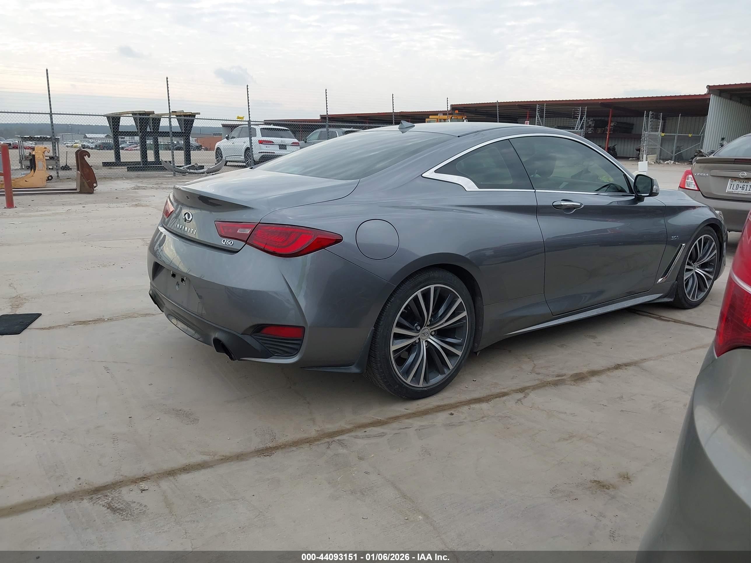 INFINITI Q60 image 4