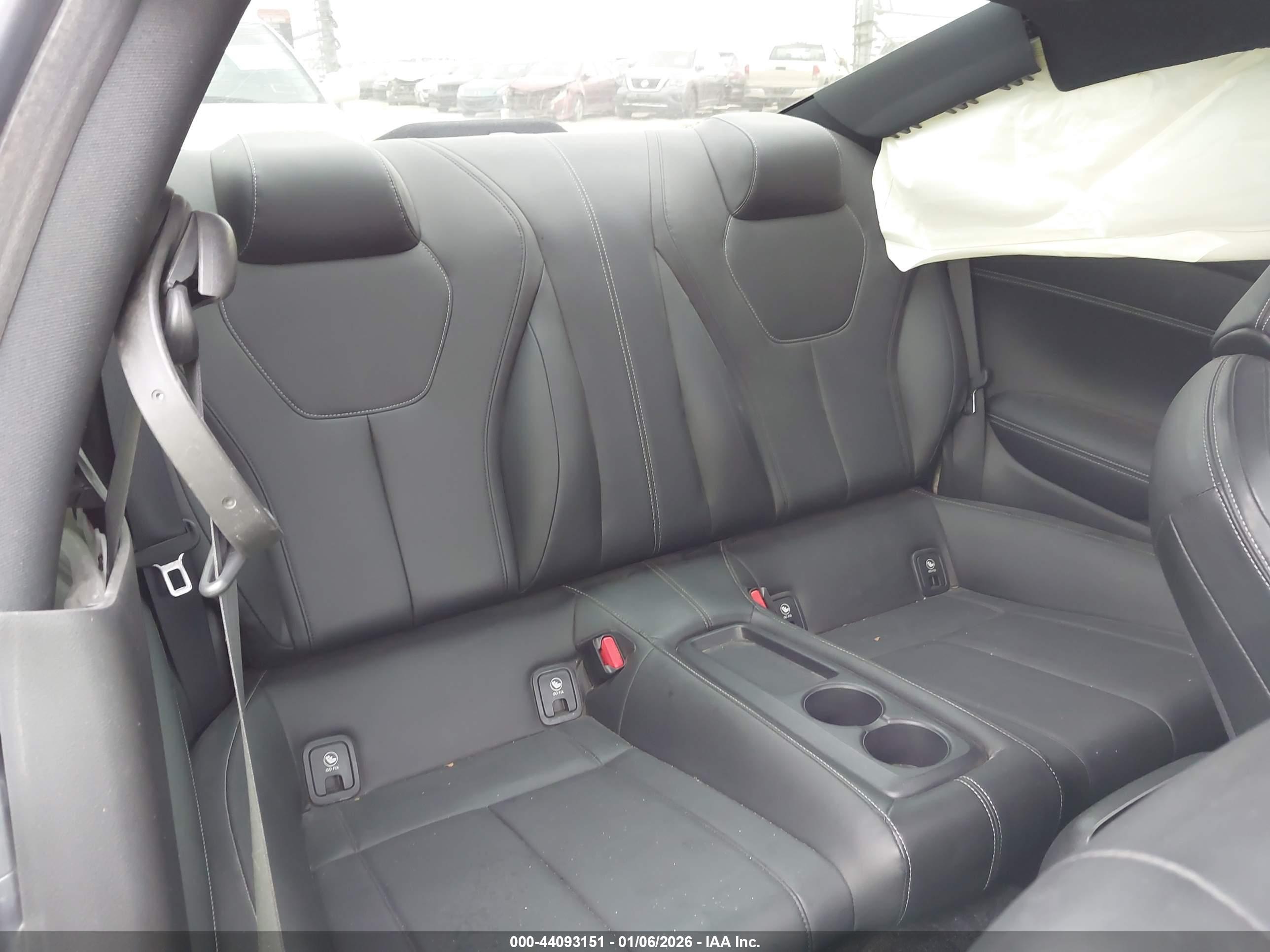 INFINITI Q60 image 8