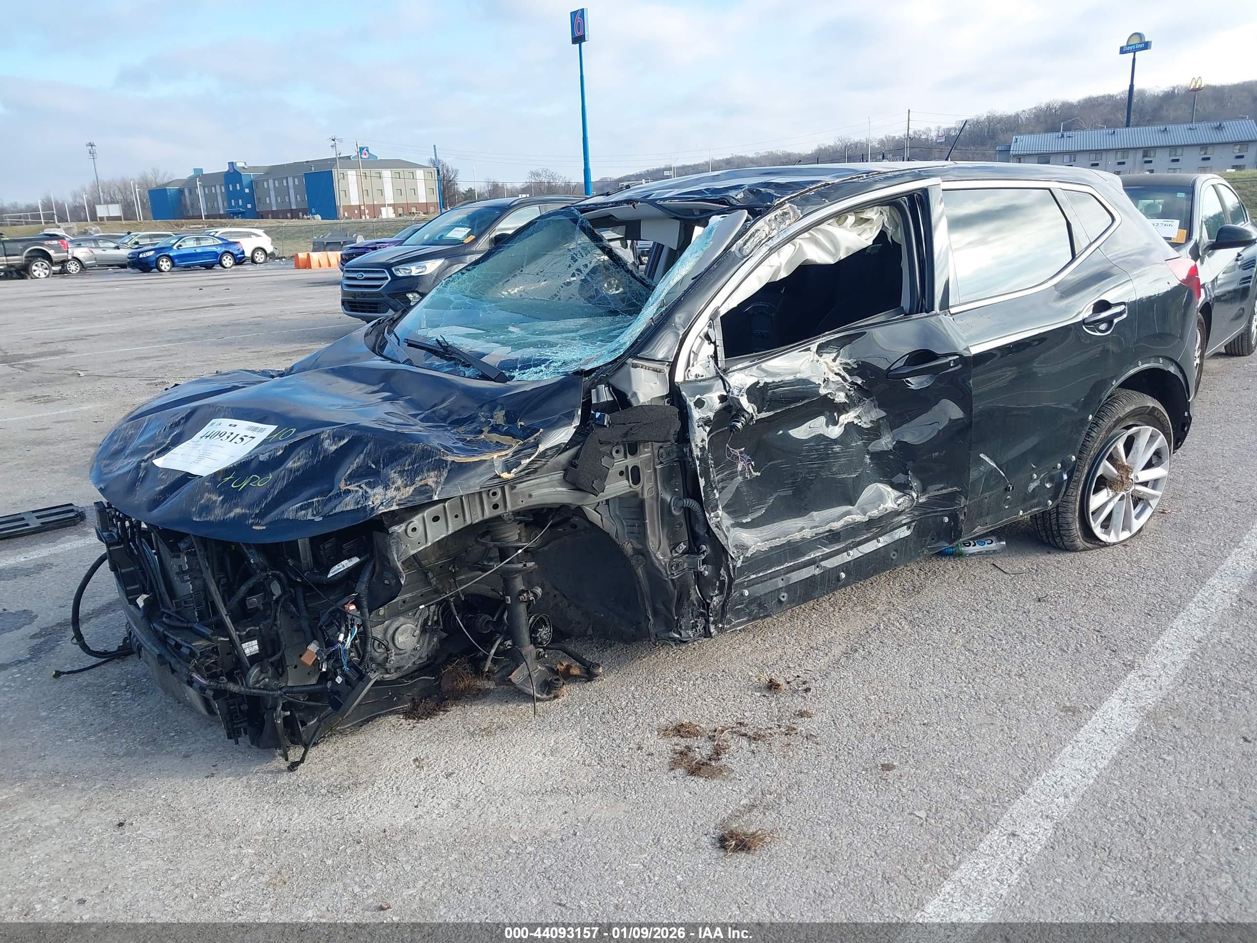 NISSAN ROGUE image 2