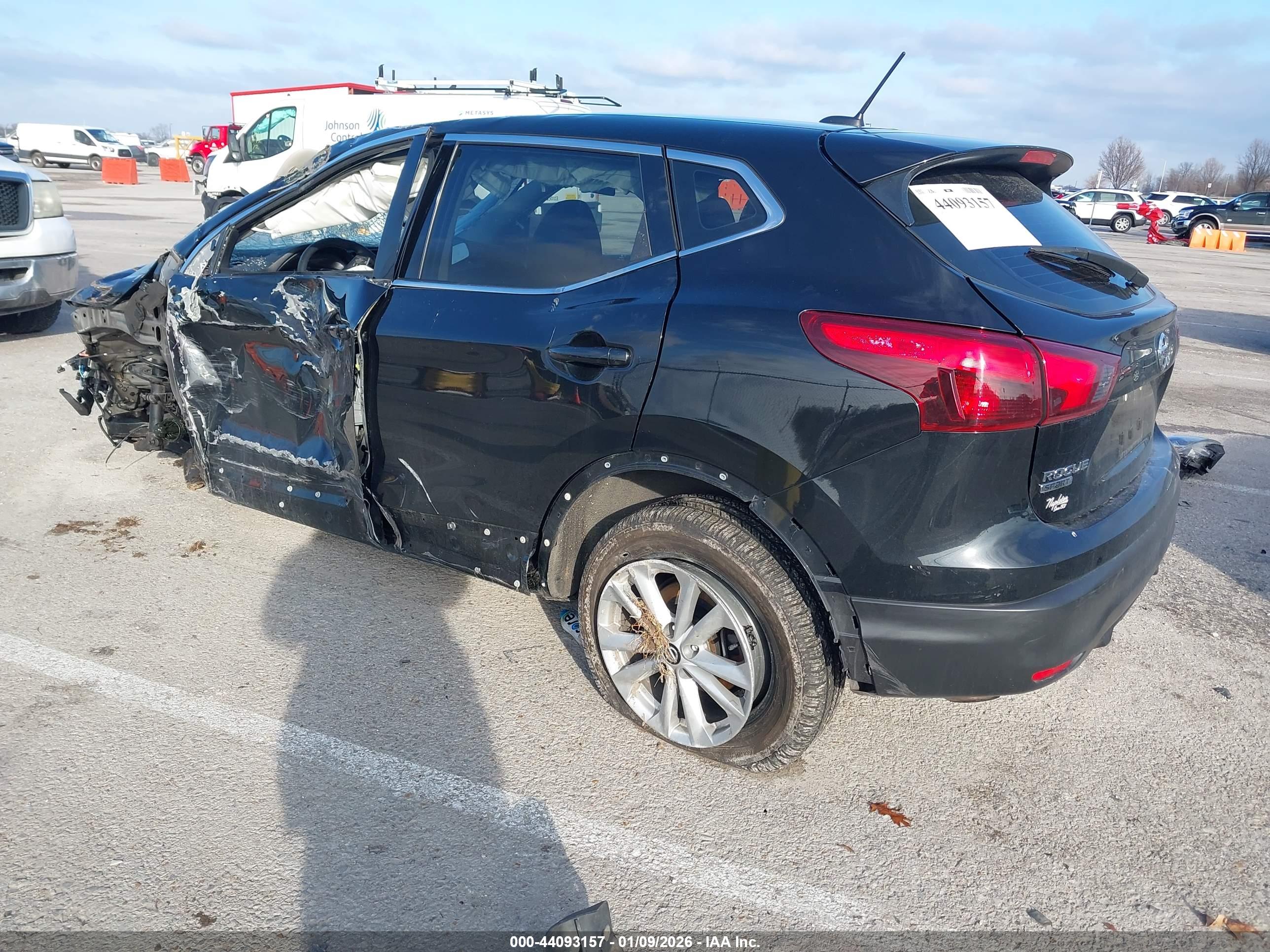 NISSAN ROGUE image 3