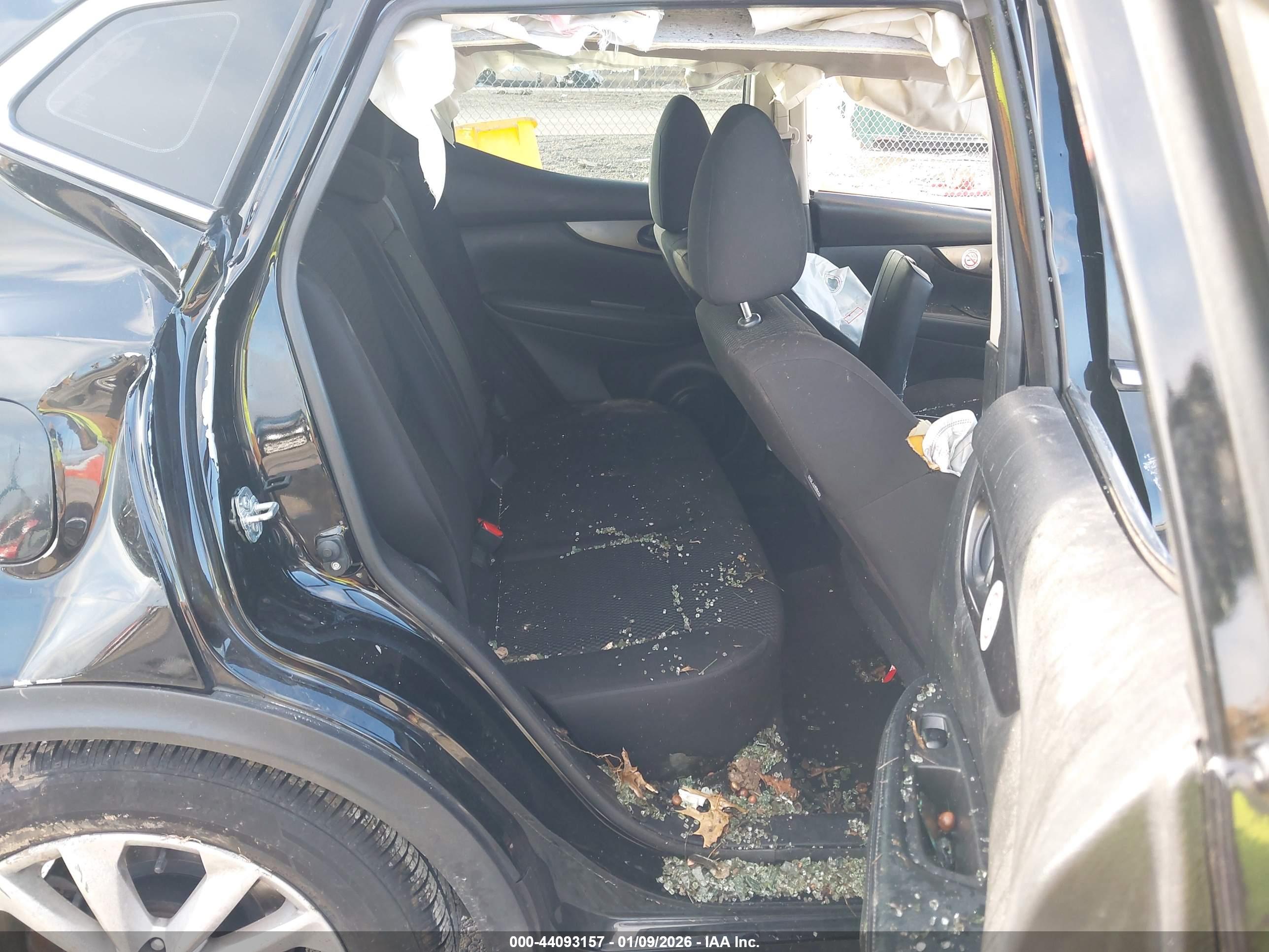NISSAN ROGUE image 8