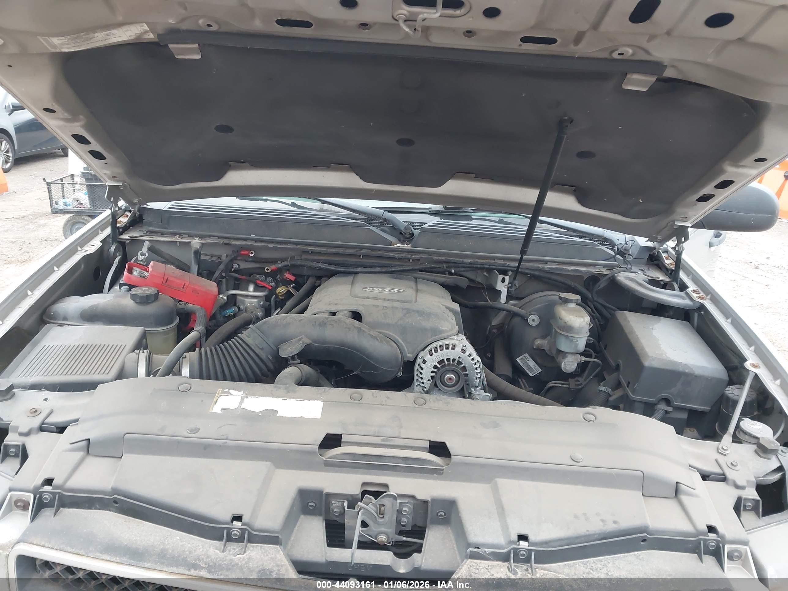 CHEVROLET TAHOE image 10