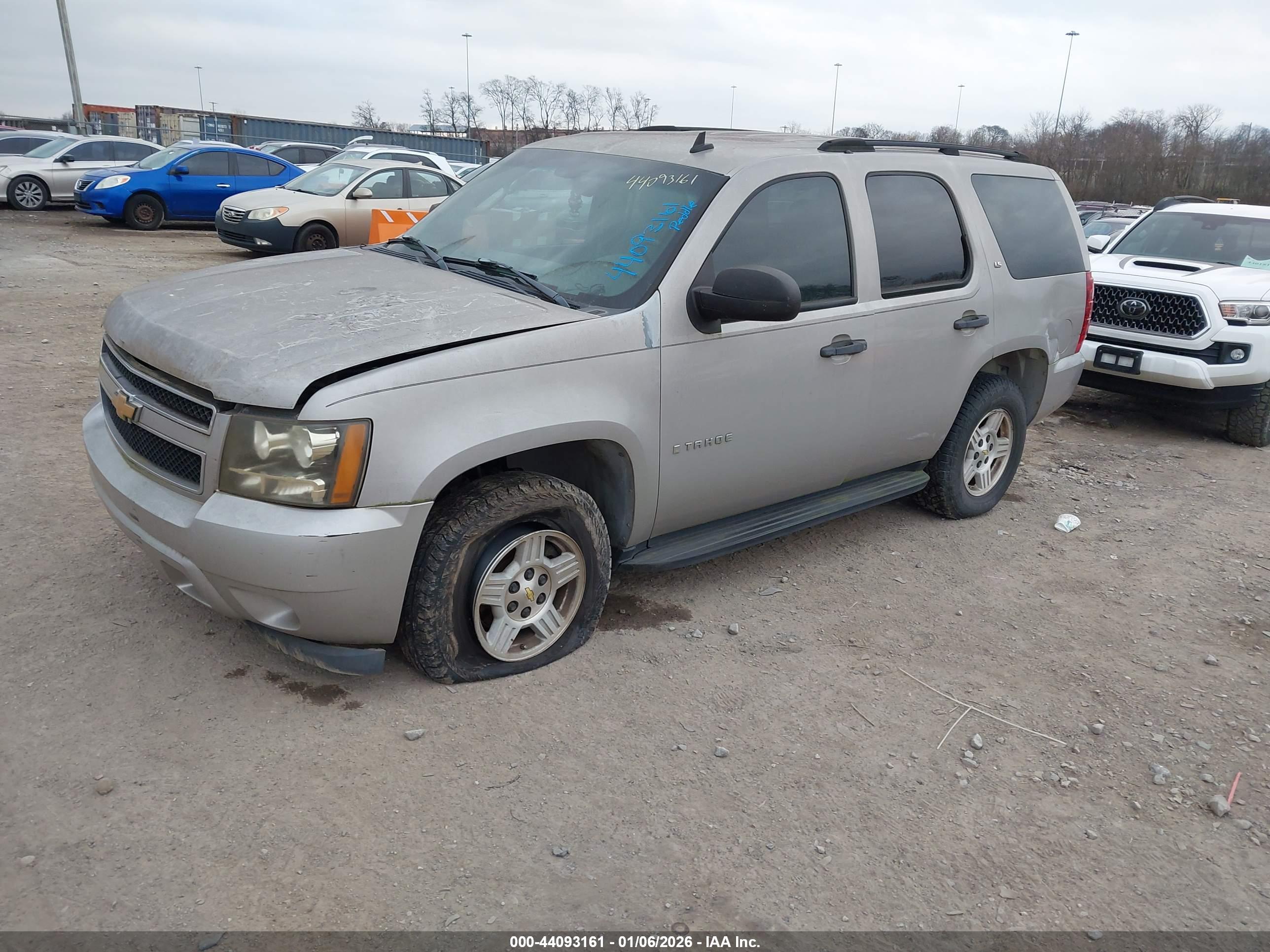 CHEVROLET TAHOE image 2