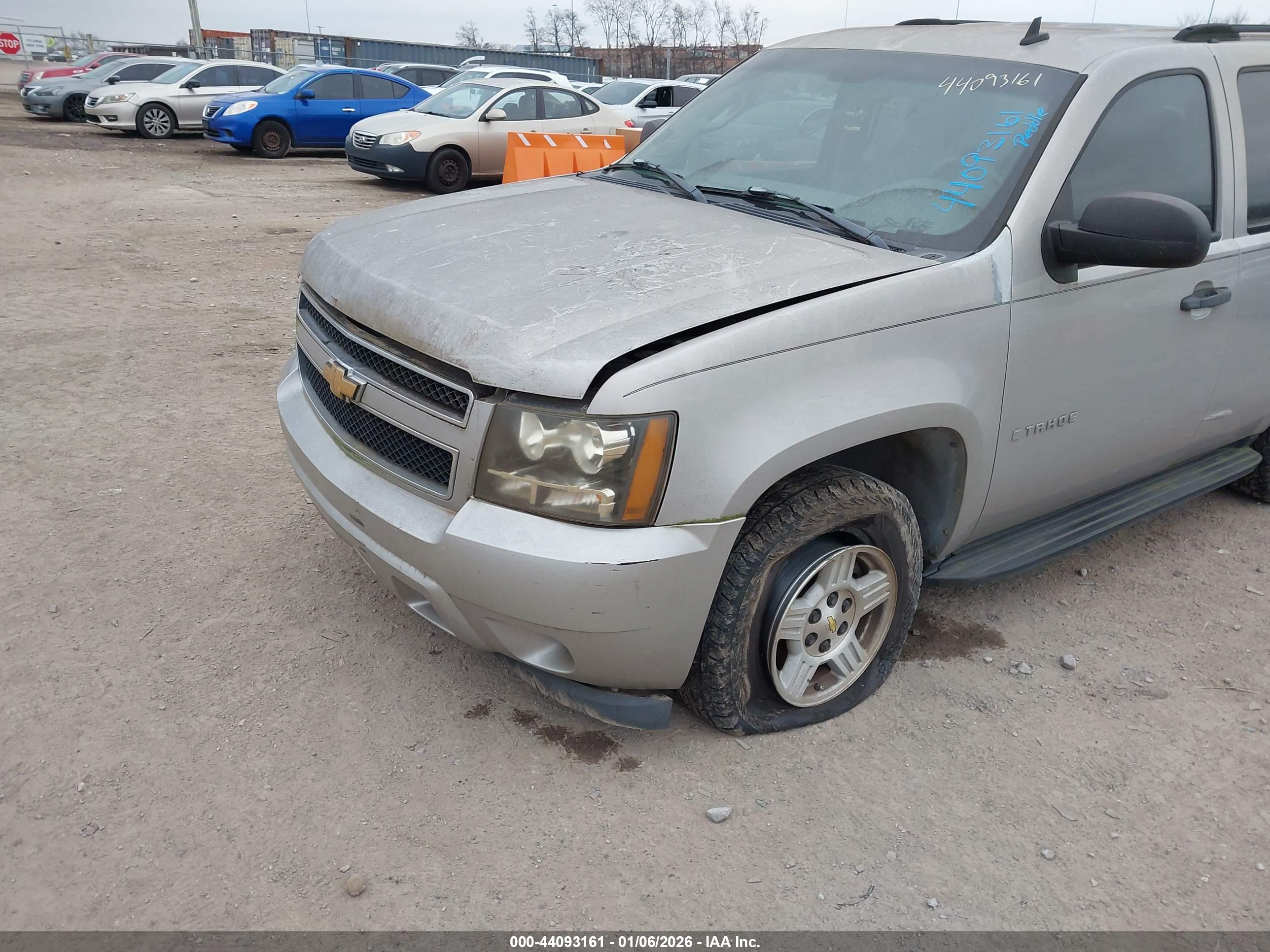CHEVROLET TAHOE image 6