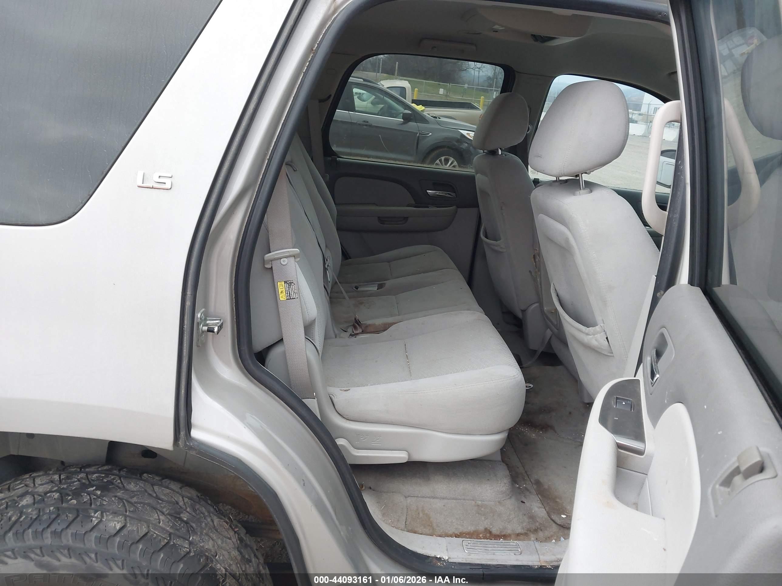 CHEVROLET TAHOE image 8