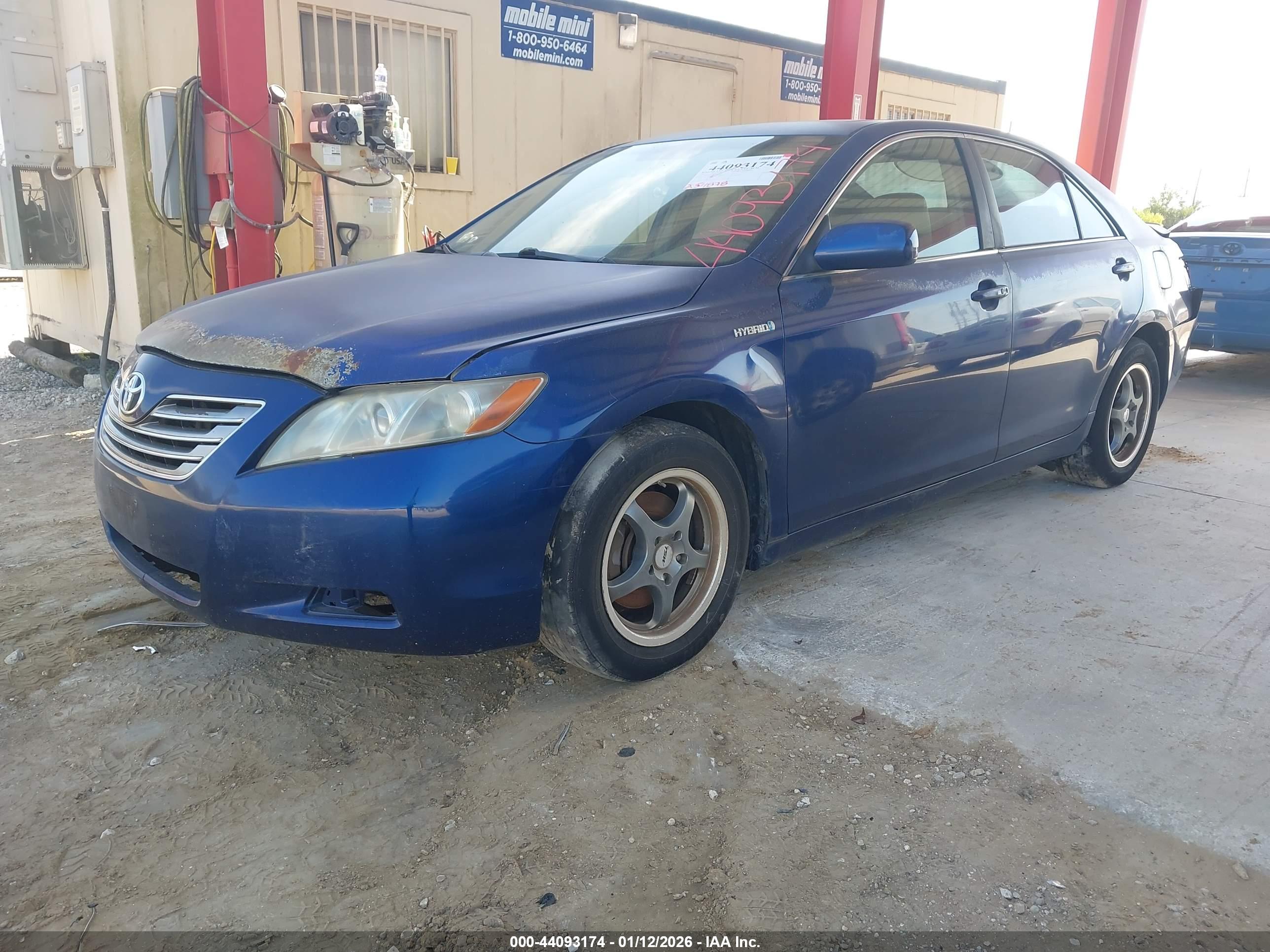 TOYOTA CAMRY image 2