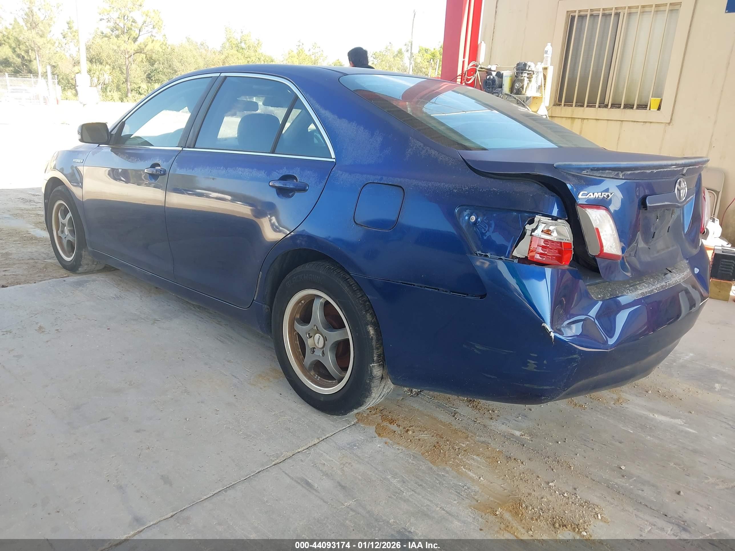 TOYOTA CAMRY image 3