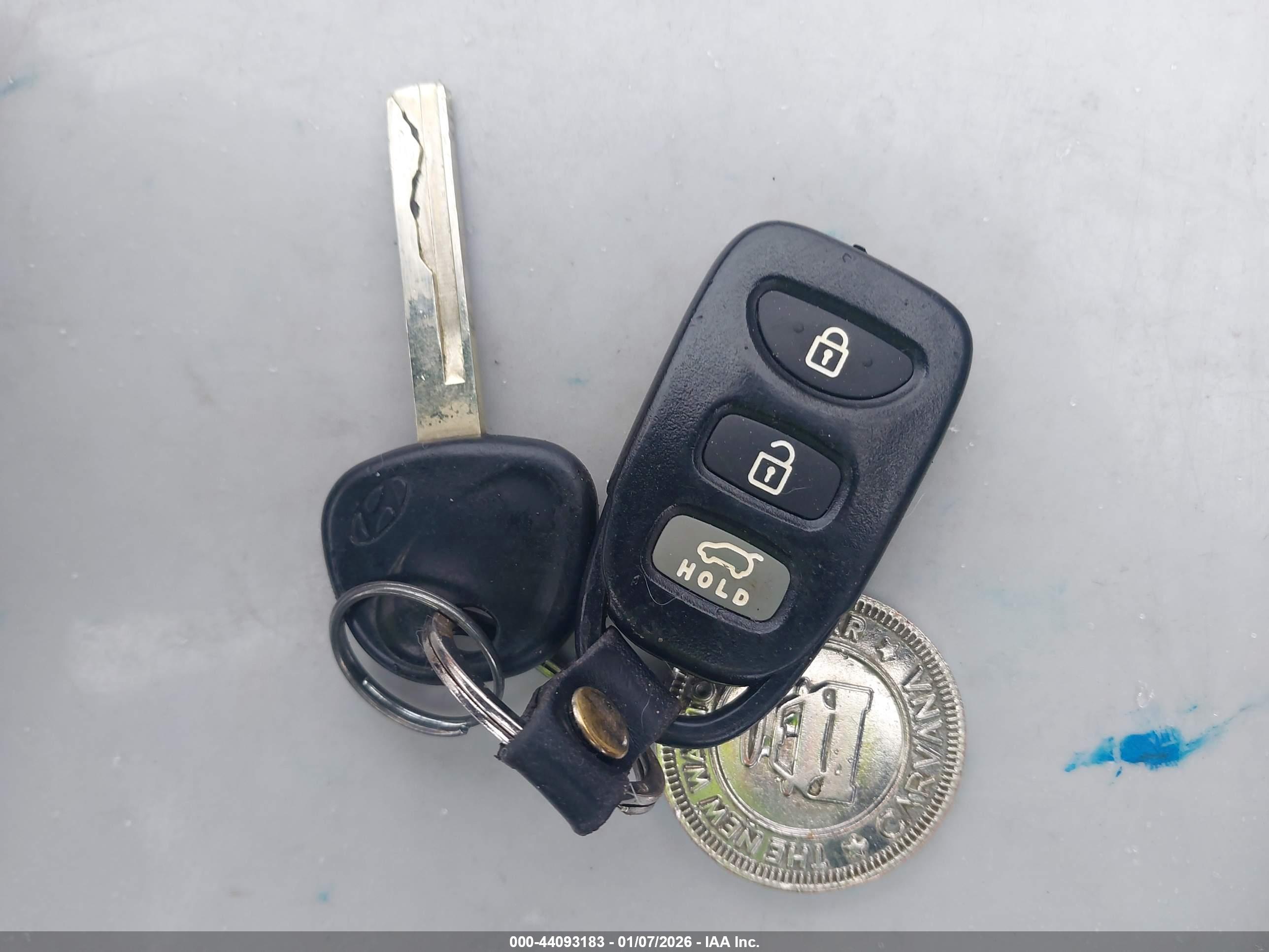 HYUNDAI VELOSTER image 11