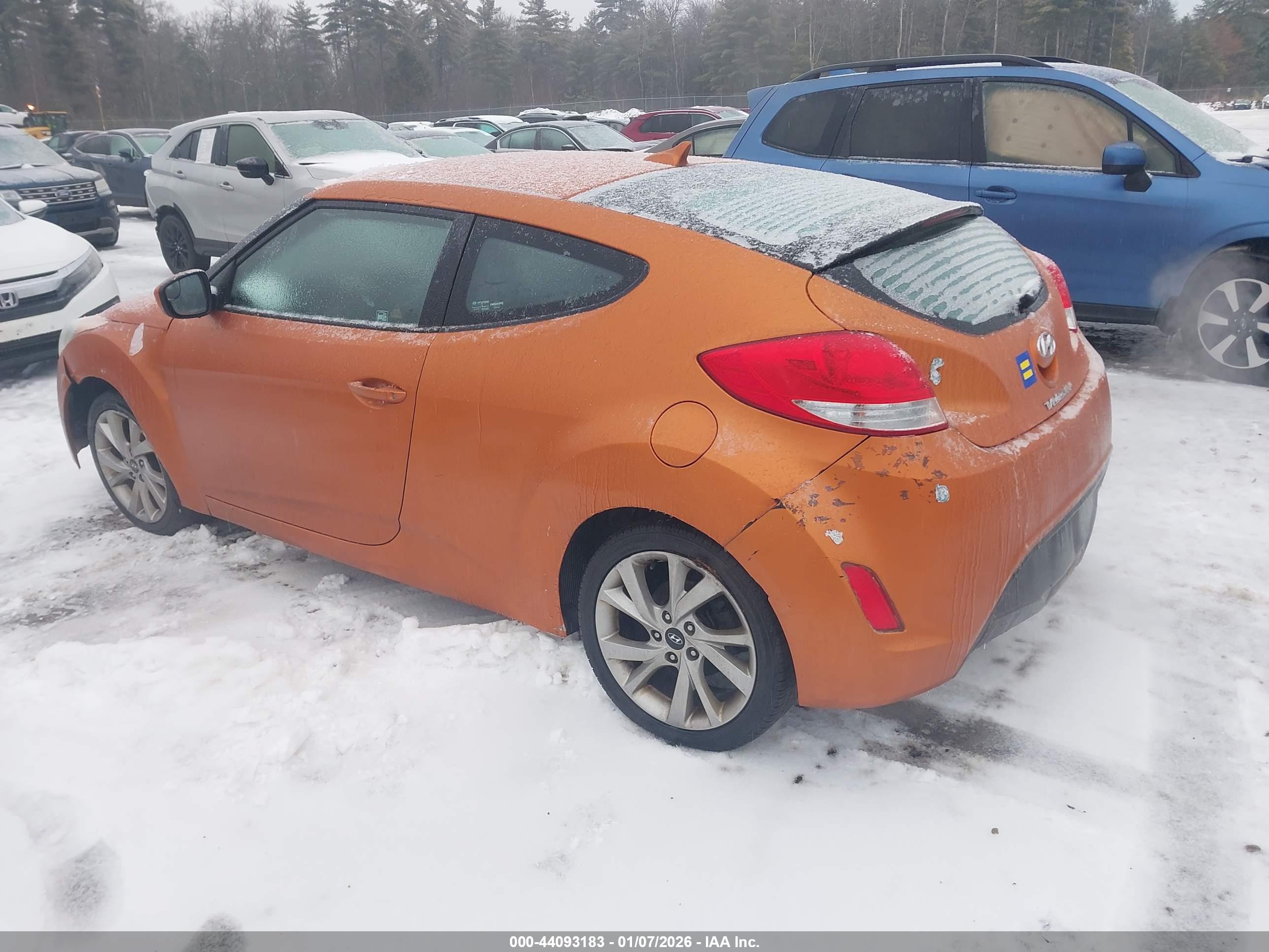 HYUNDAI VELOSTER image 3