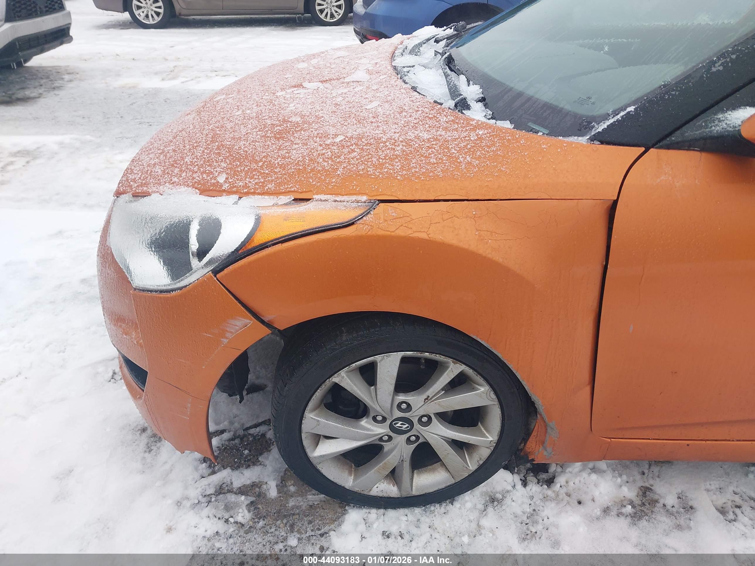 HYUNDAI VELOSTER image 6
