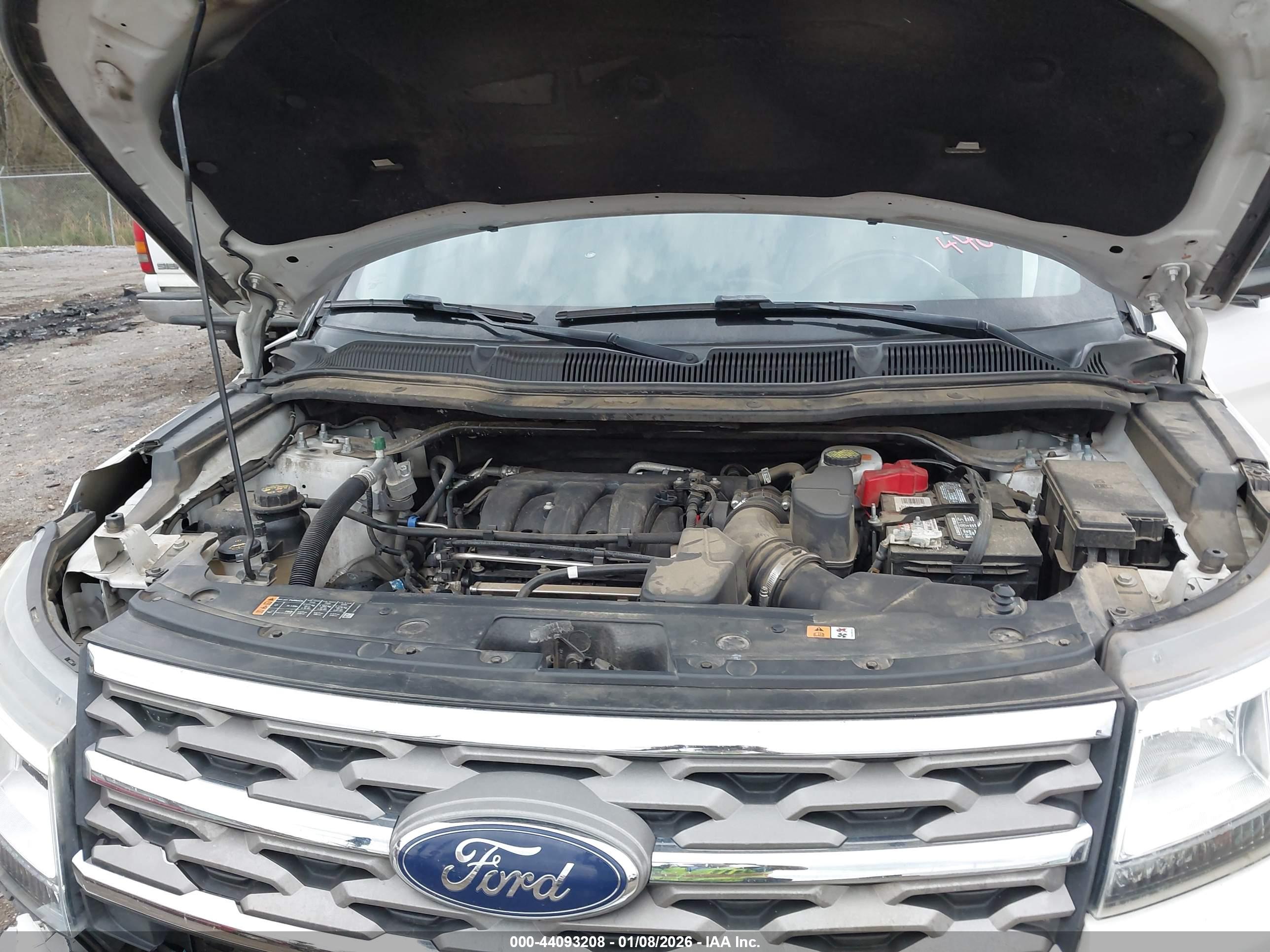 FORD EXPLORER image 10