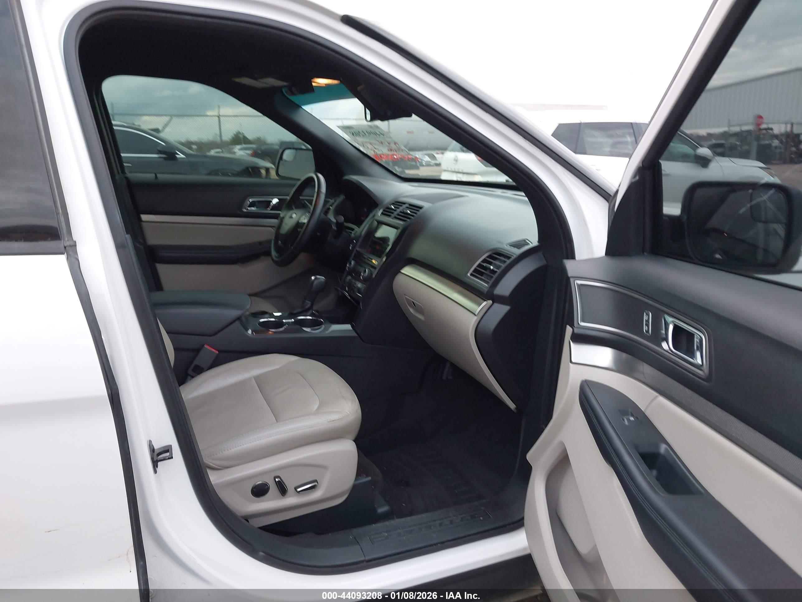 FORD EXPLORER image 5