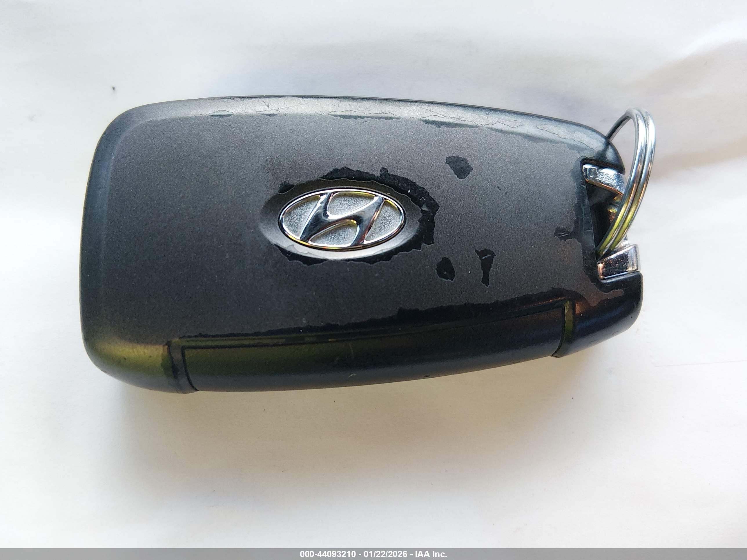 HYUNDAI KONA image 11