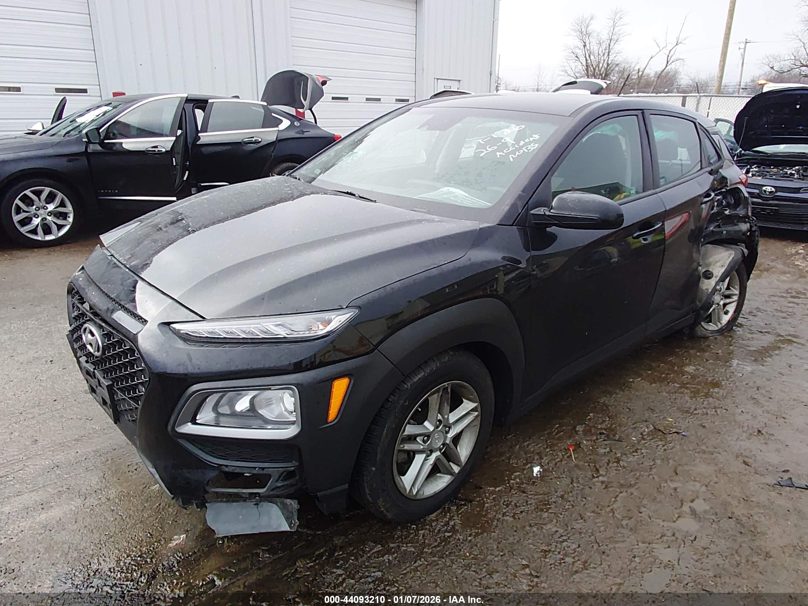 HYUNDAI KONA image 2