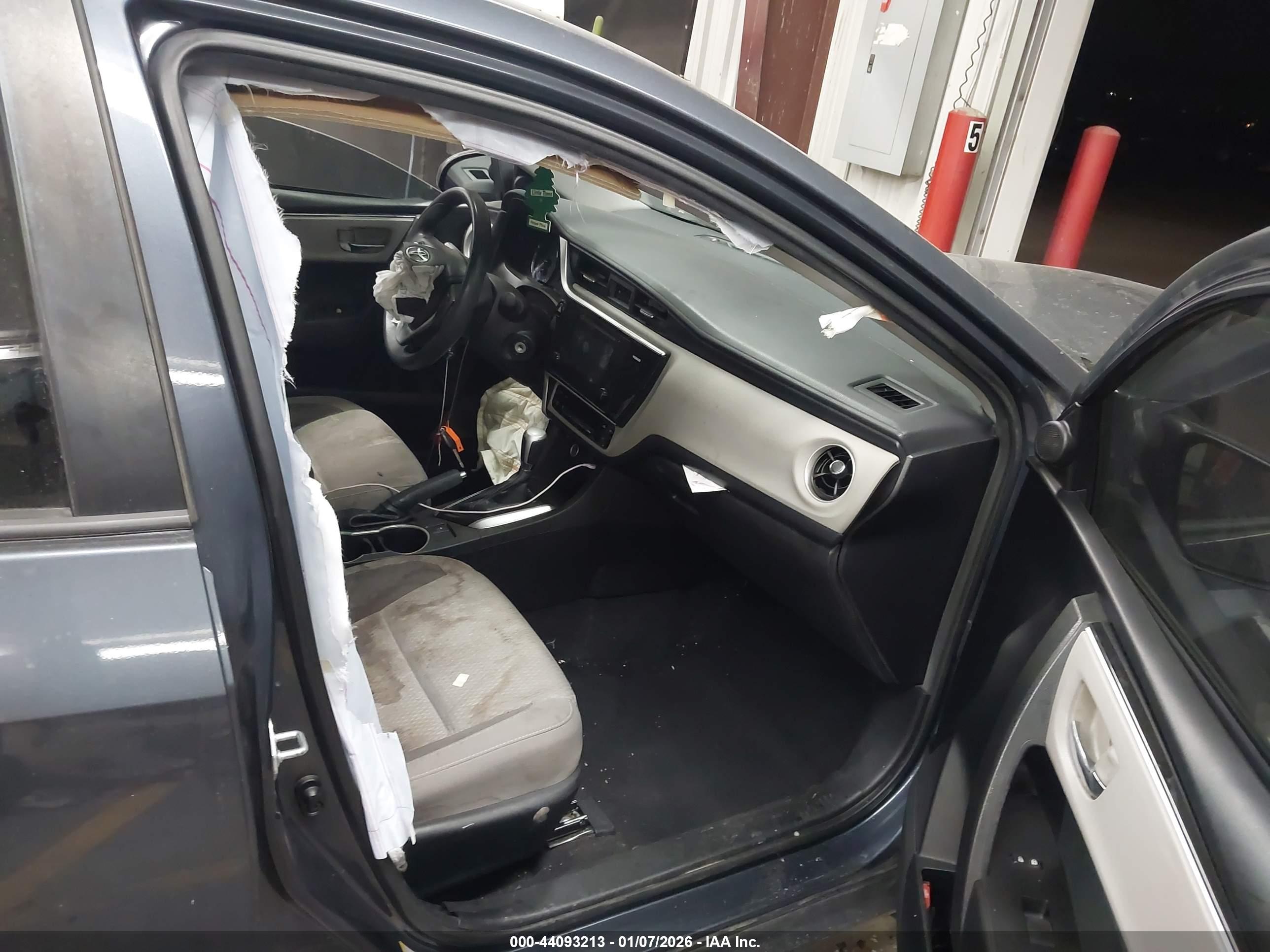 TOYOTA COROLLA image 5