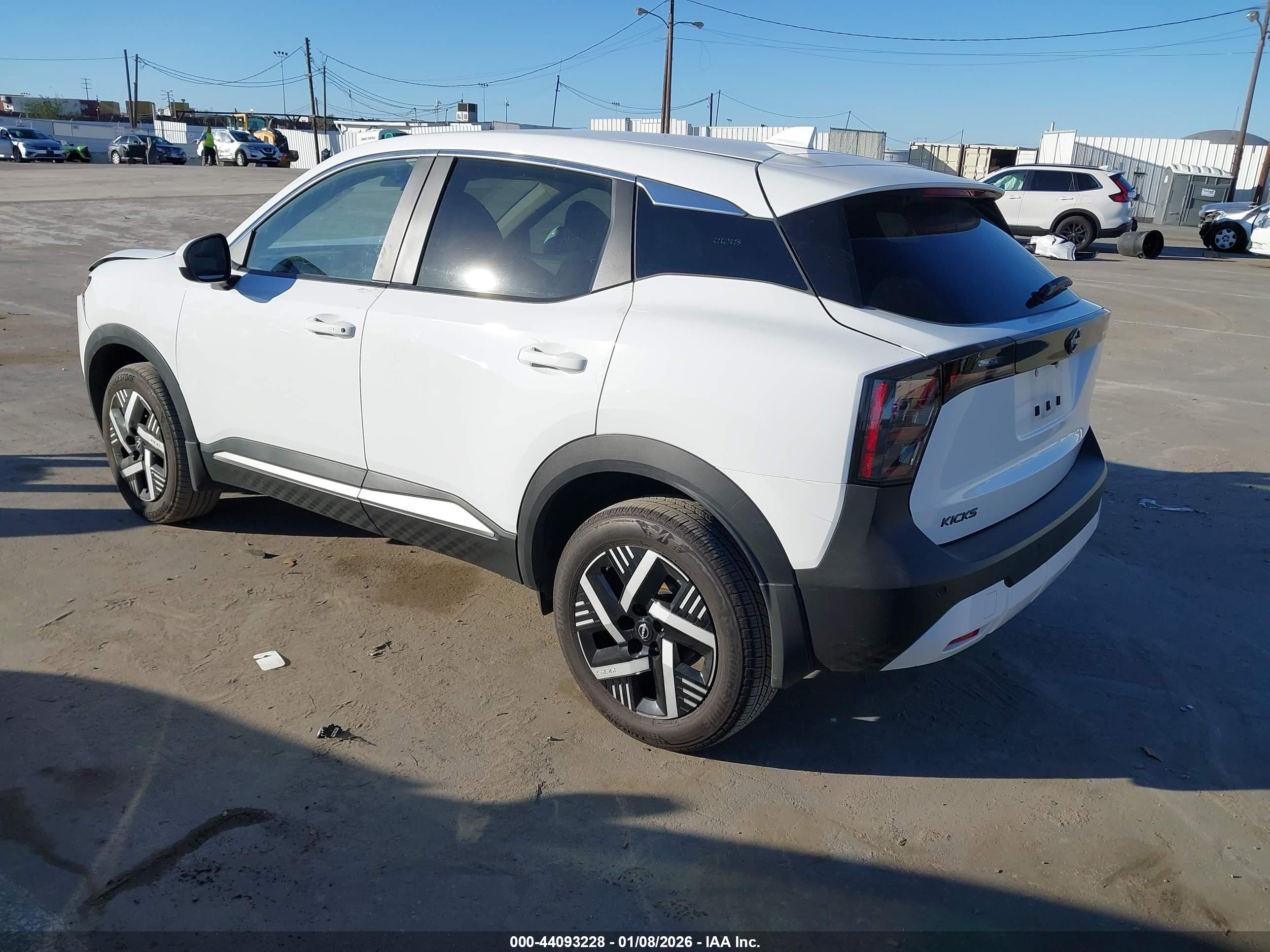 NISSAN KICKS image 3