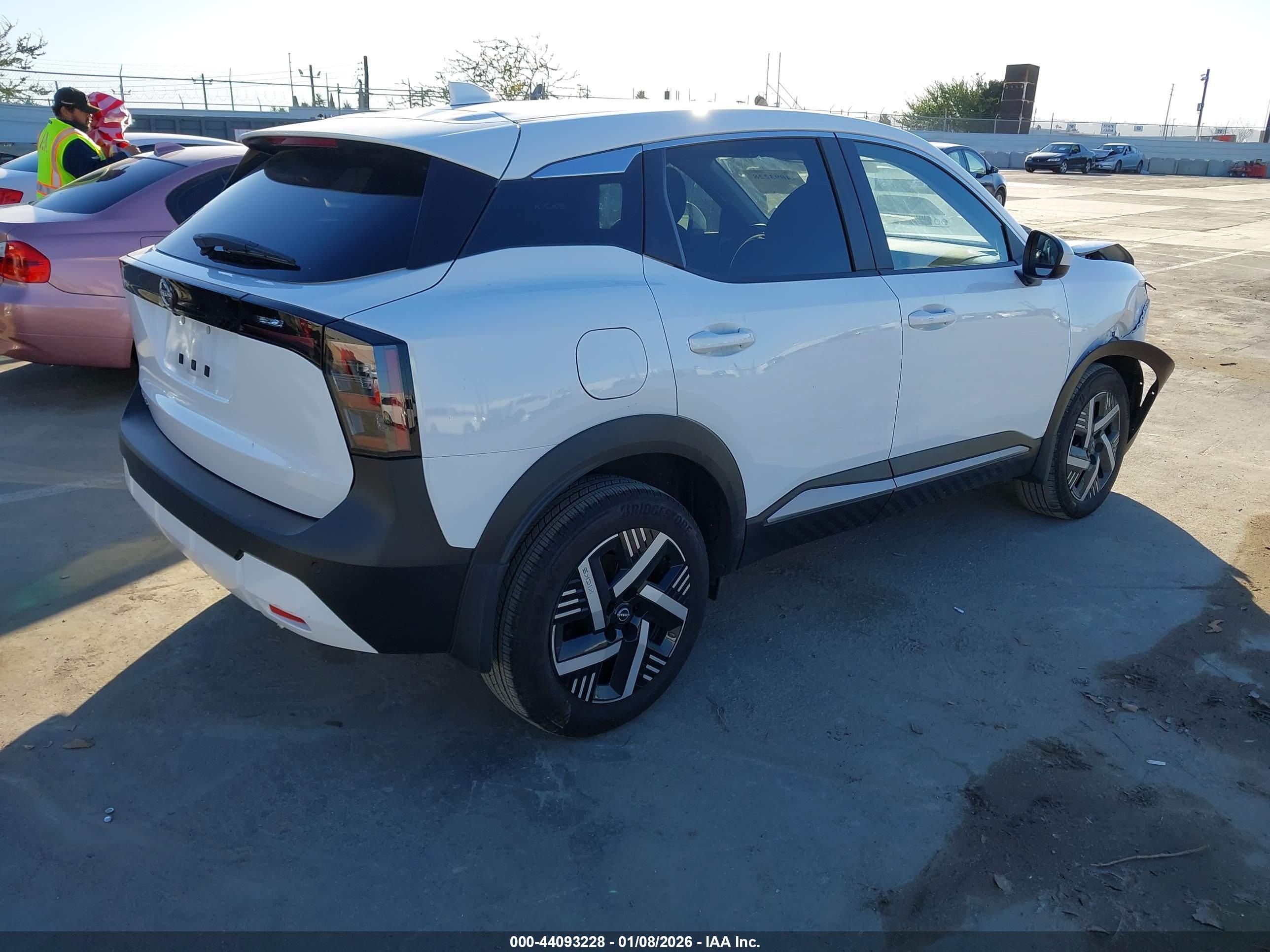 NISSAN KICKS image 4