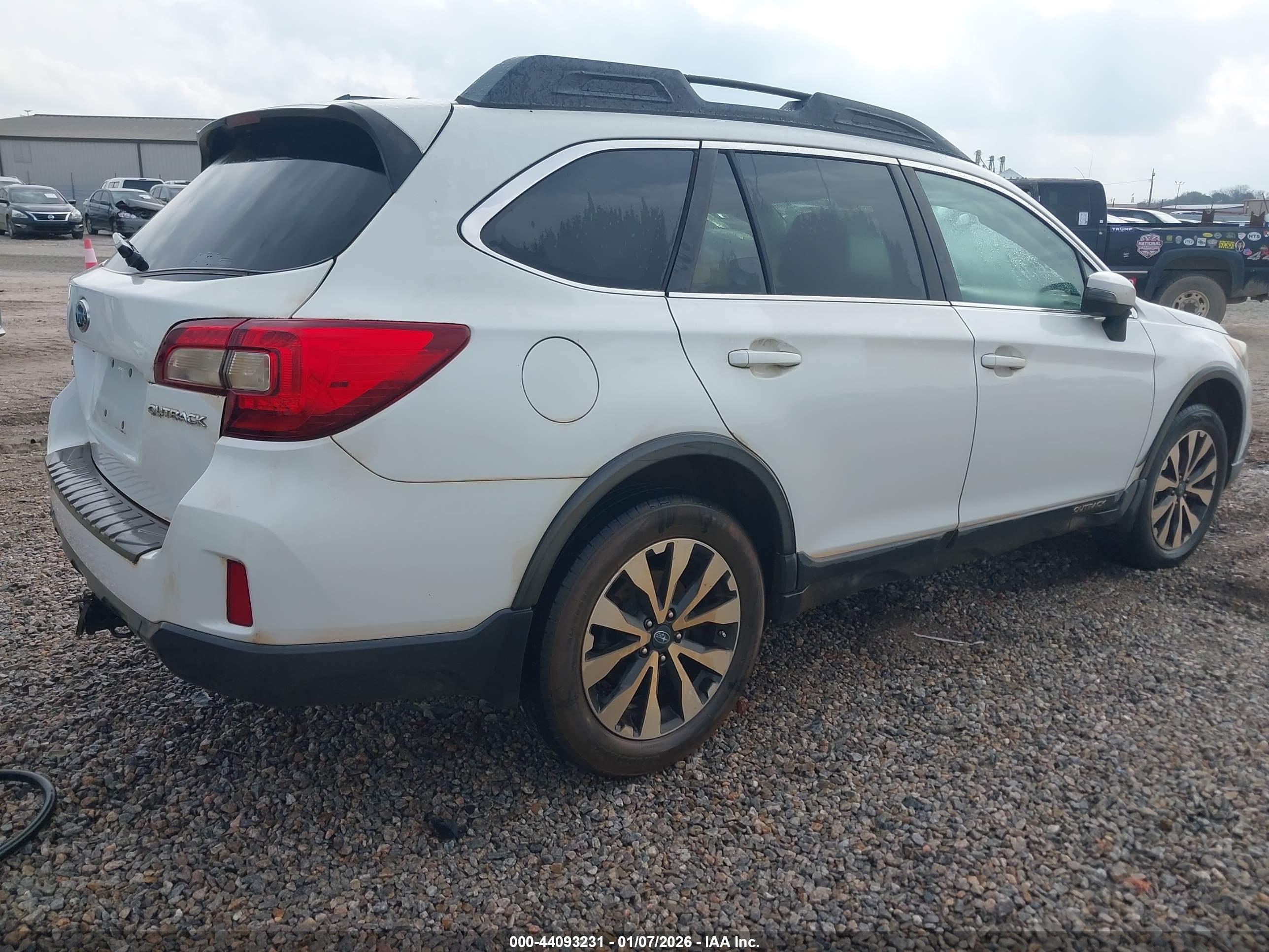 SUBARU OUTBACK image 4