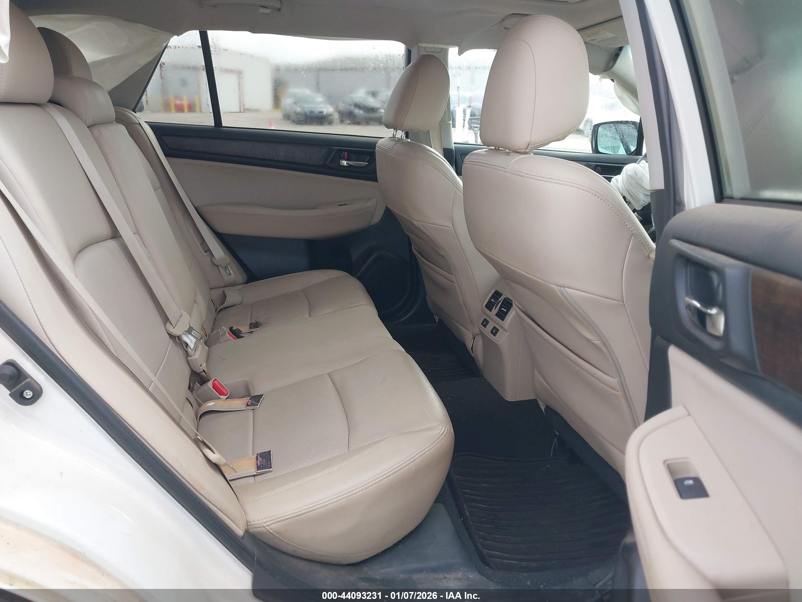 SUBARU OUTBACK image 8