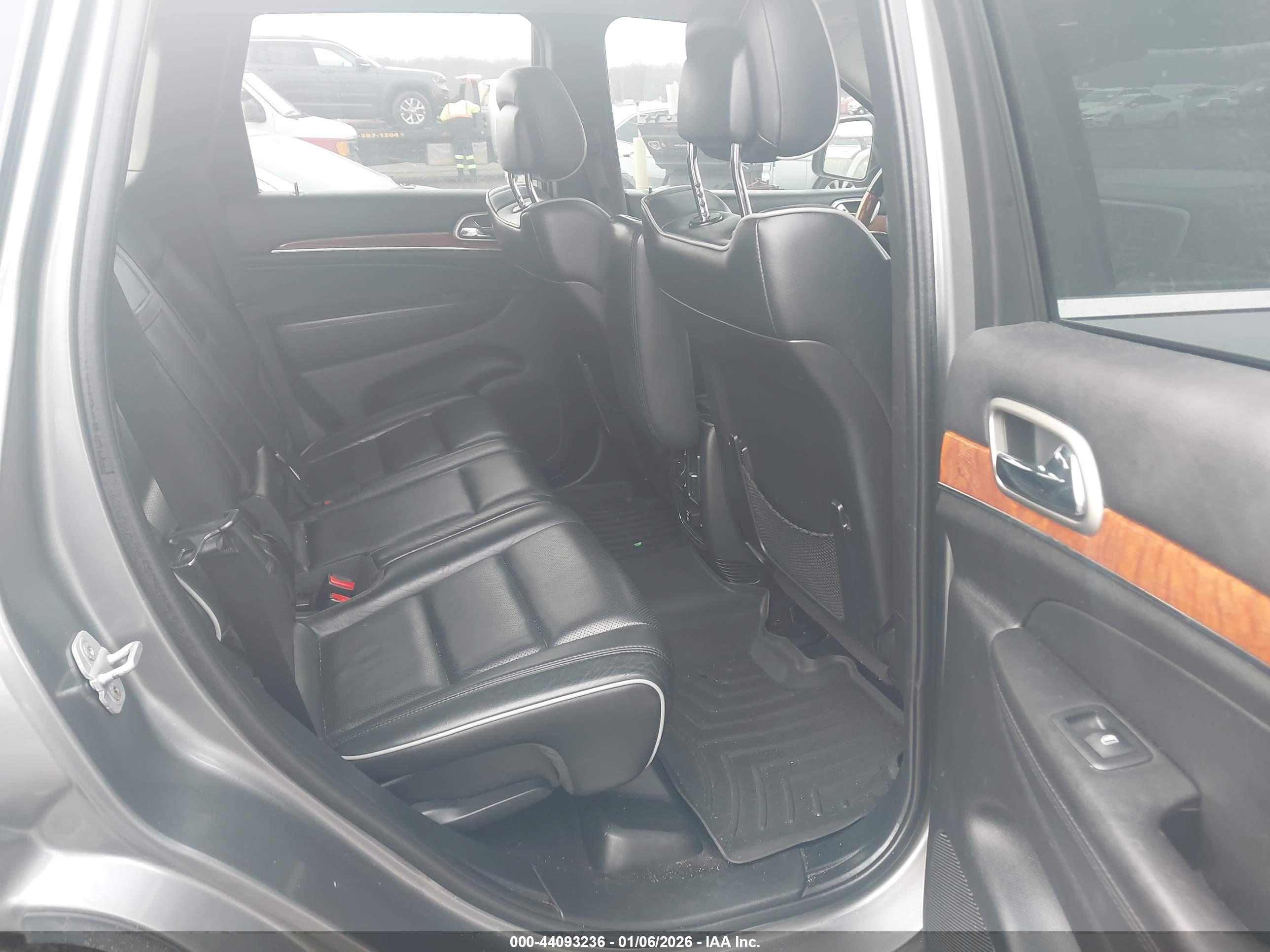 JEEP GRAND image 8