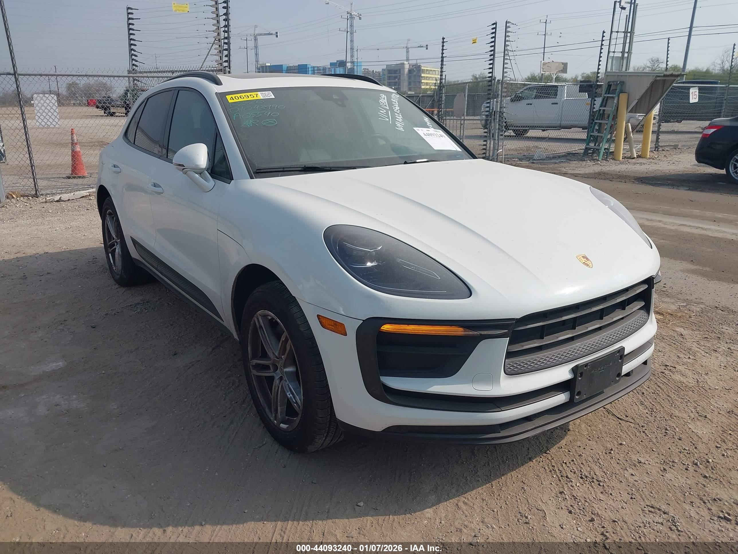 PORSCHE MACAN image 6