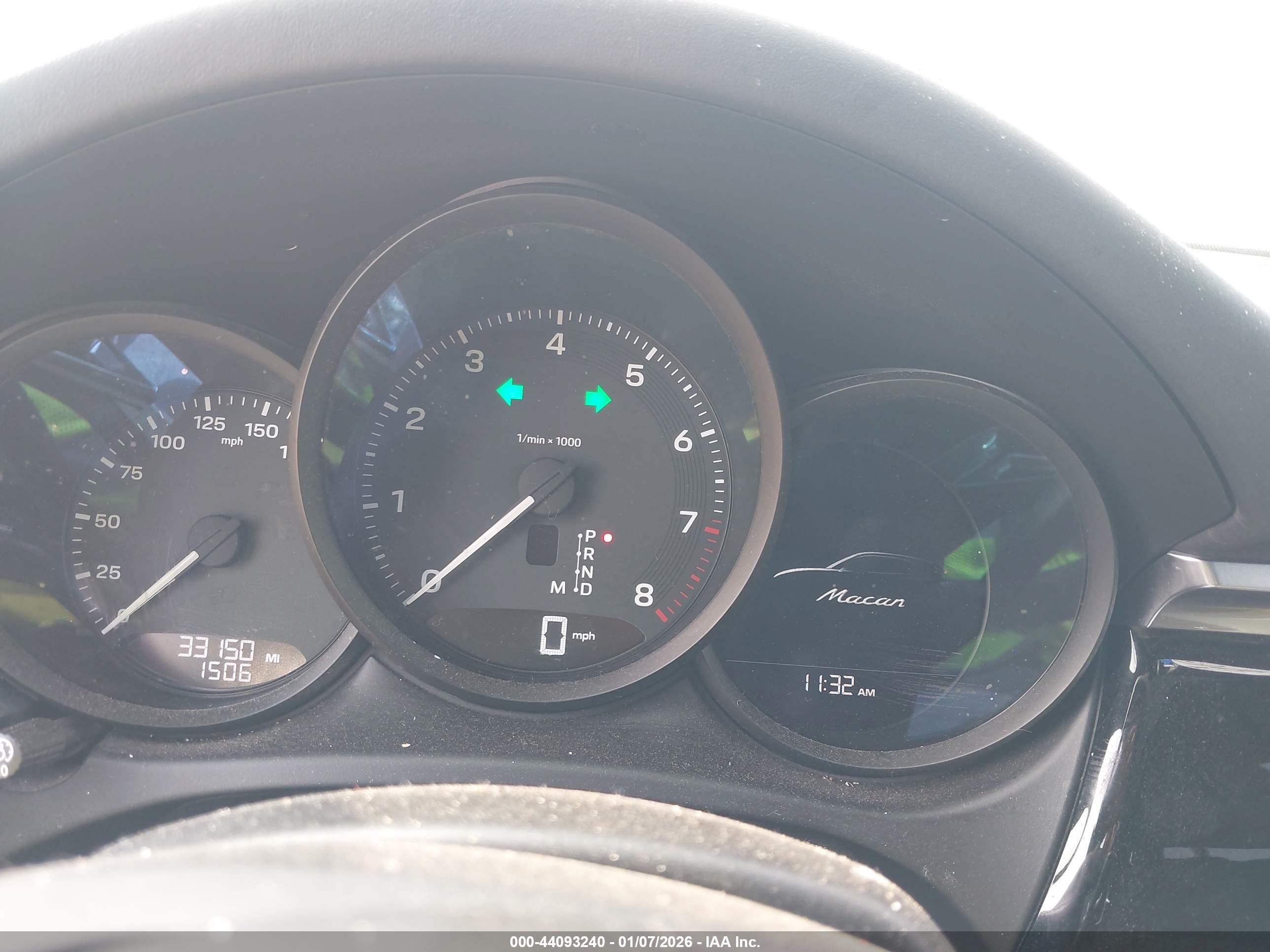 PORSCHE MACAN image 7
