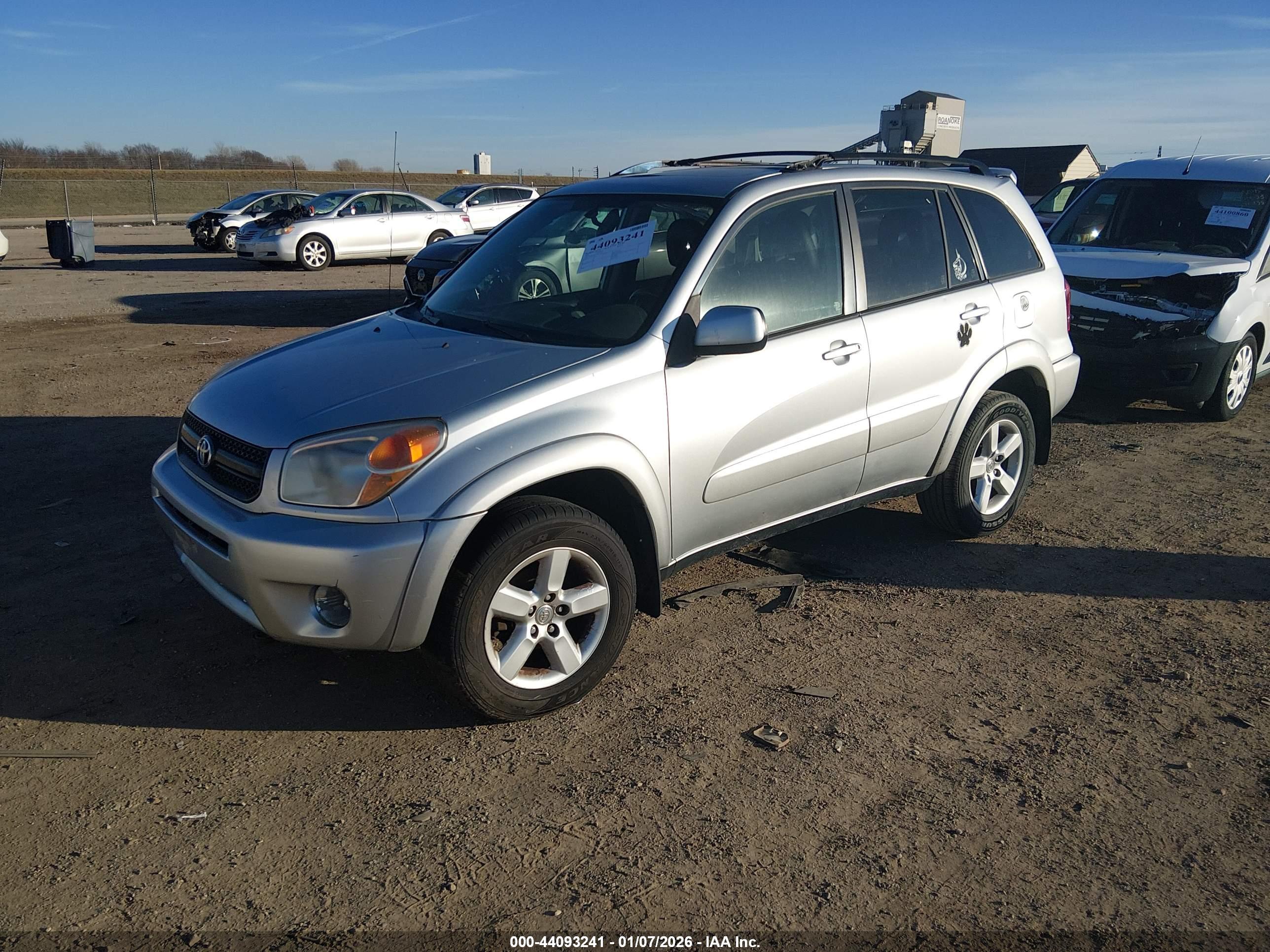 TOYOTA RAV4 image 2