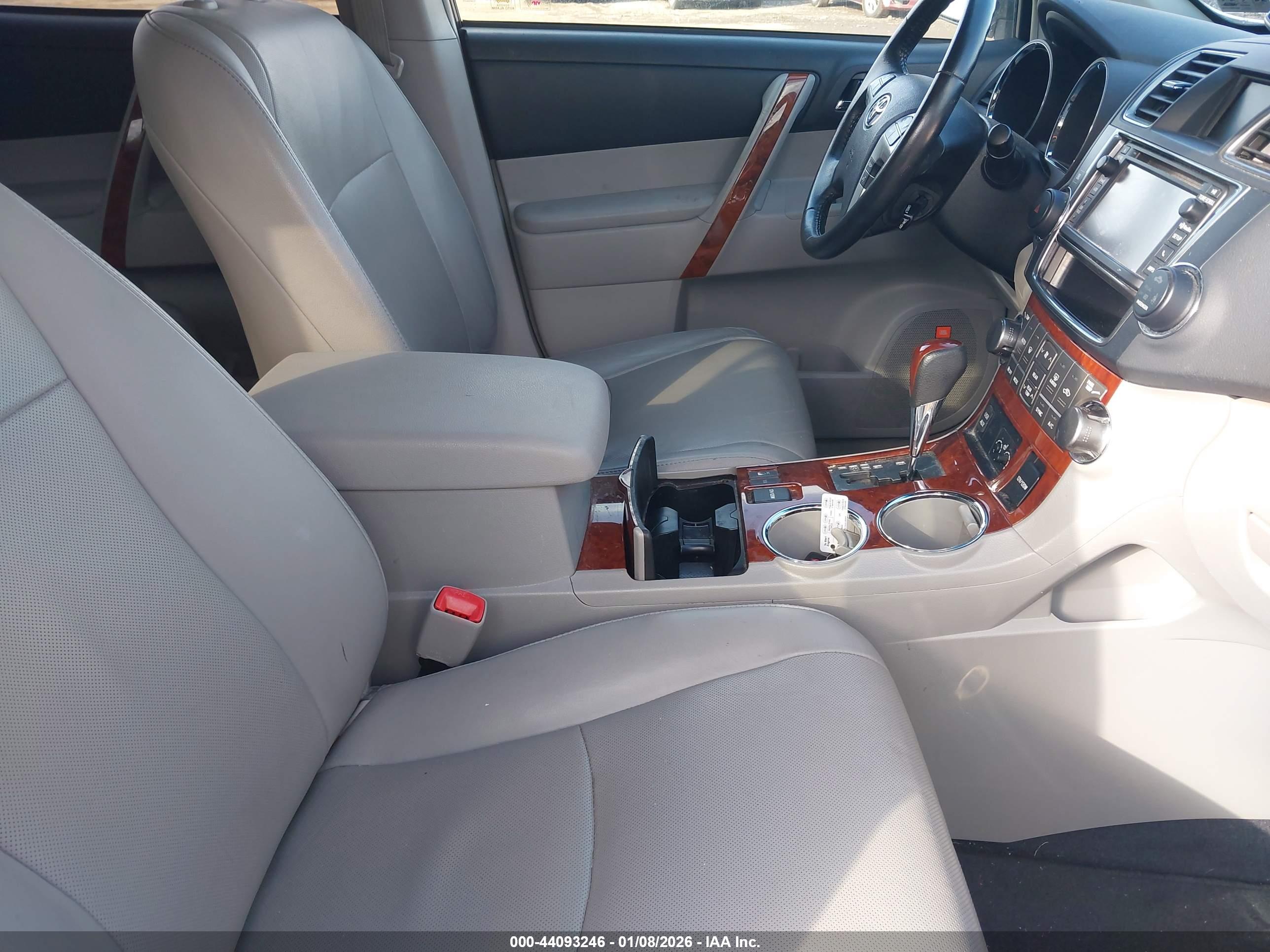 TOYOTA HIGHLANDER image 5
