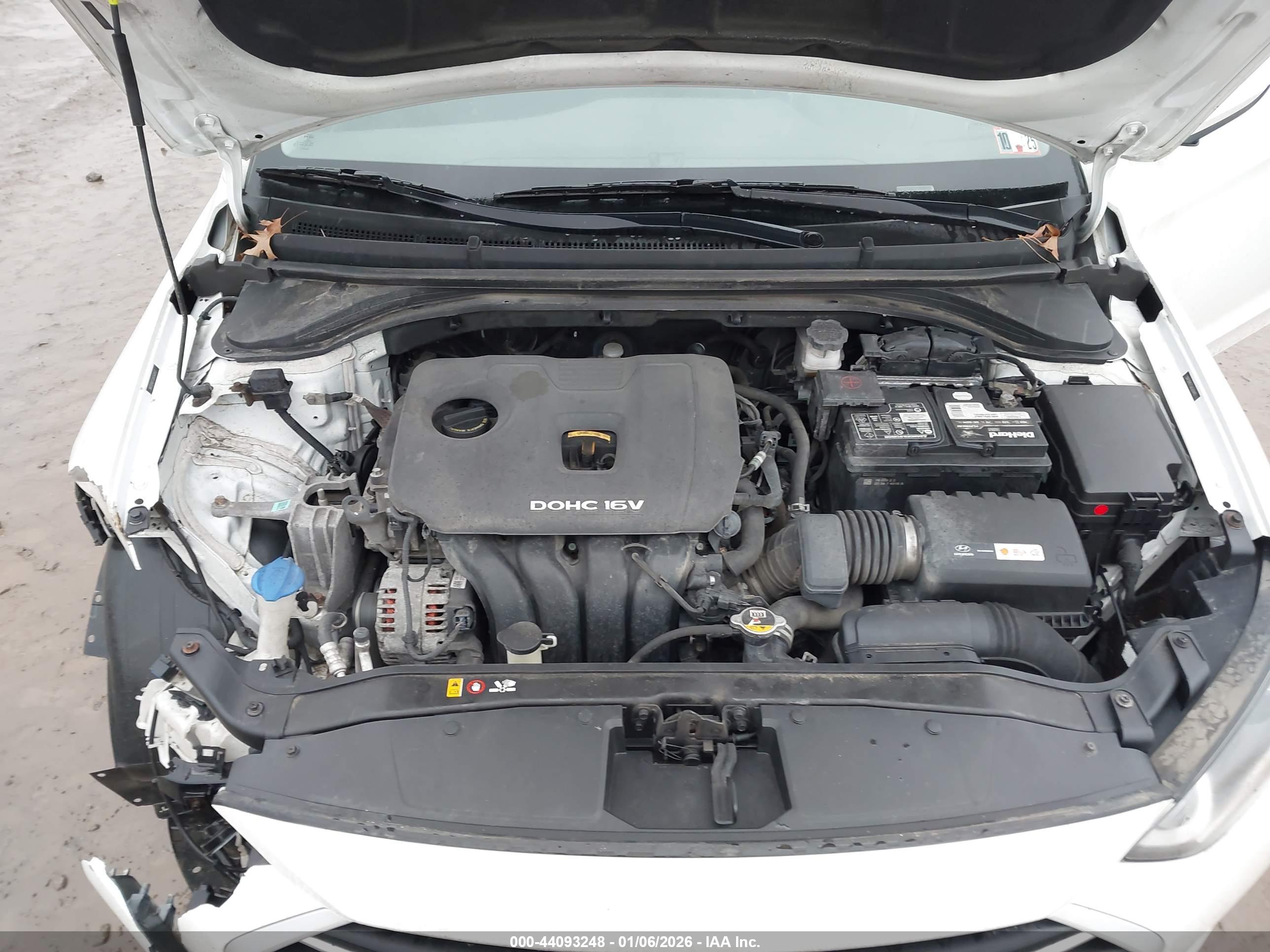 HYUNDAI ELANTRA image 10