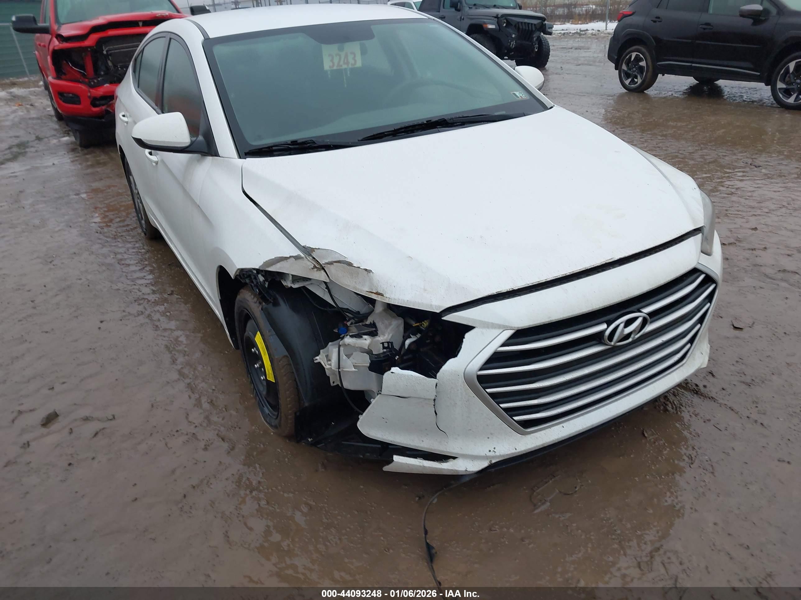 HYUNDAI ELANTRA image 6