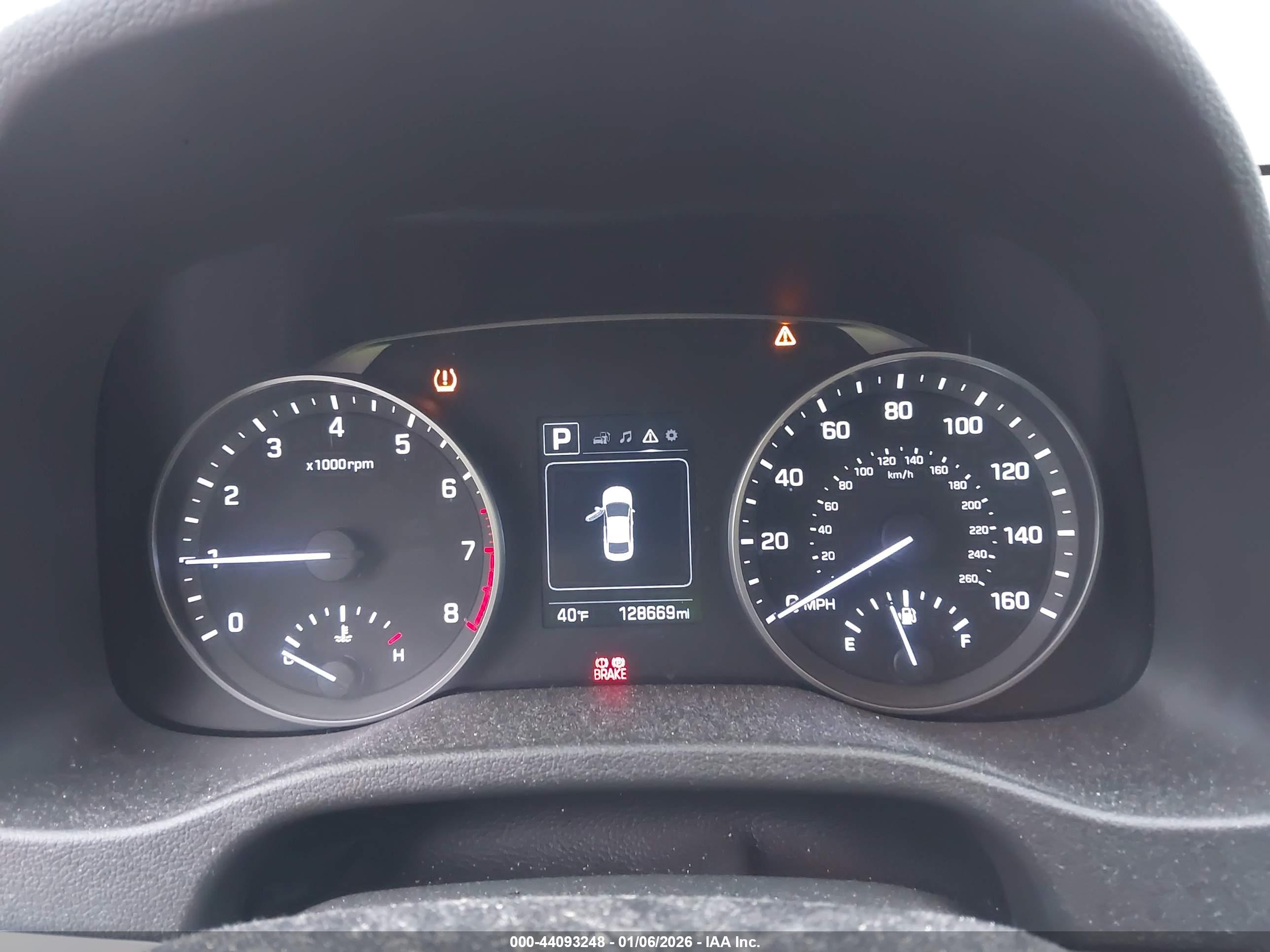HYUNDAI ELANTRA image 7