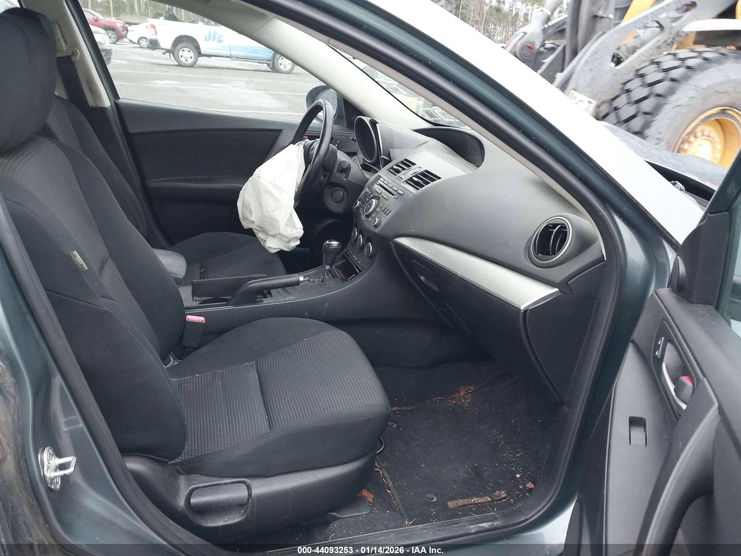 MAZDA MAZDA3 image 5
